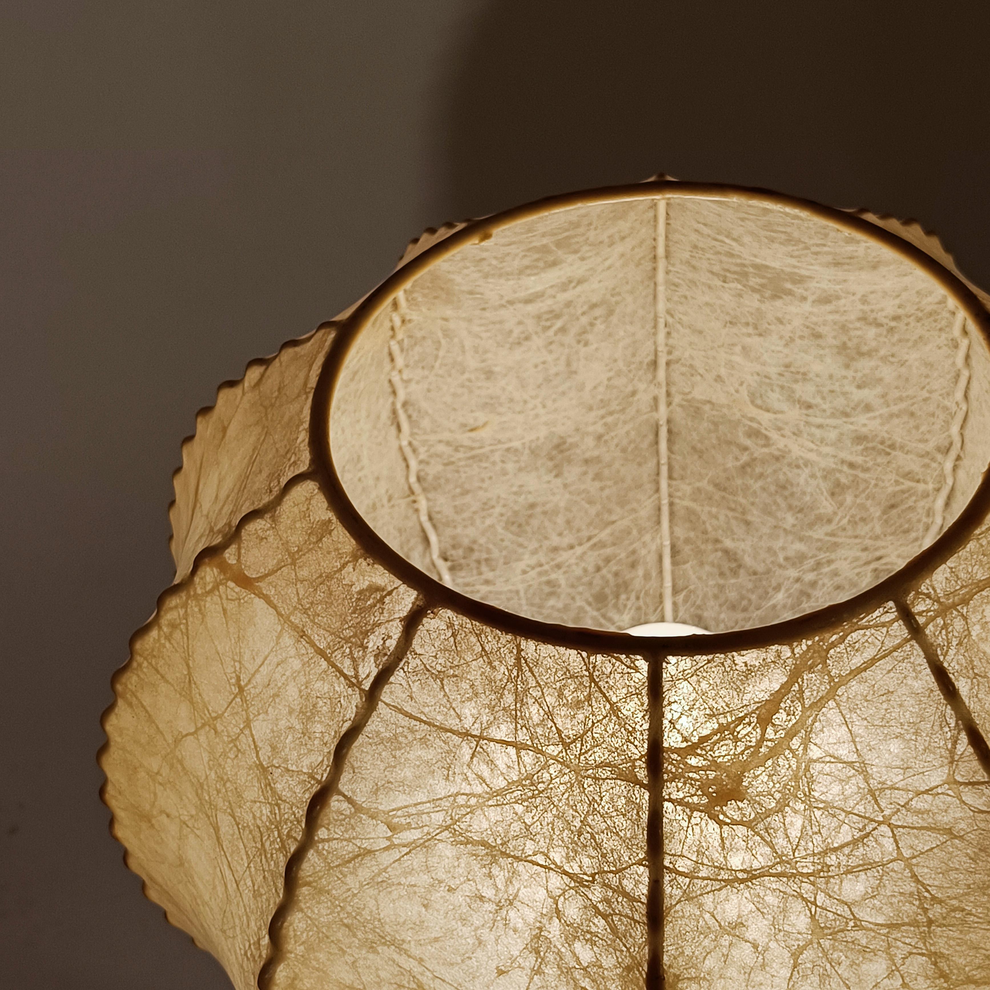 Résine de cocon. Lampe de table de style brutaliste par Friedel Wauer, Allemagne, années 1970 en vente 3