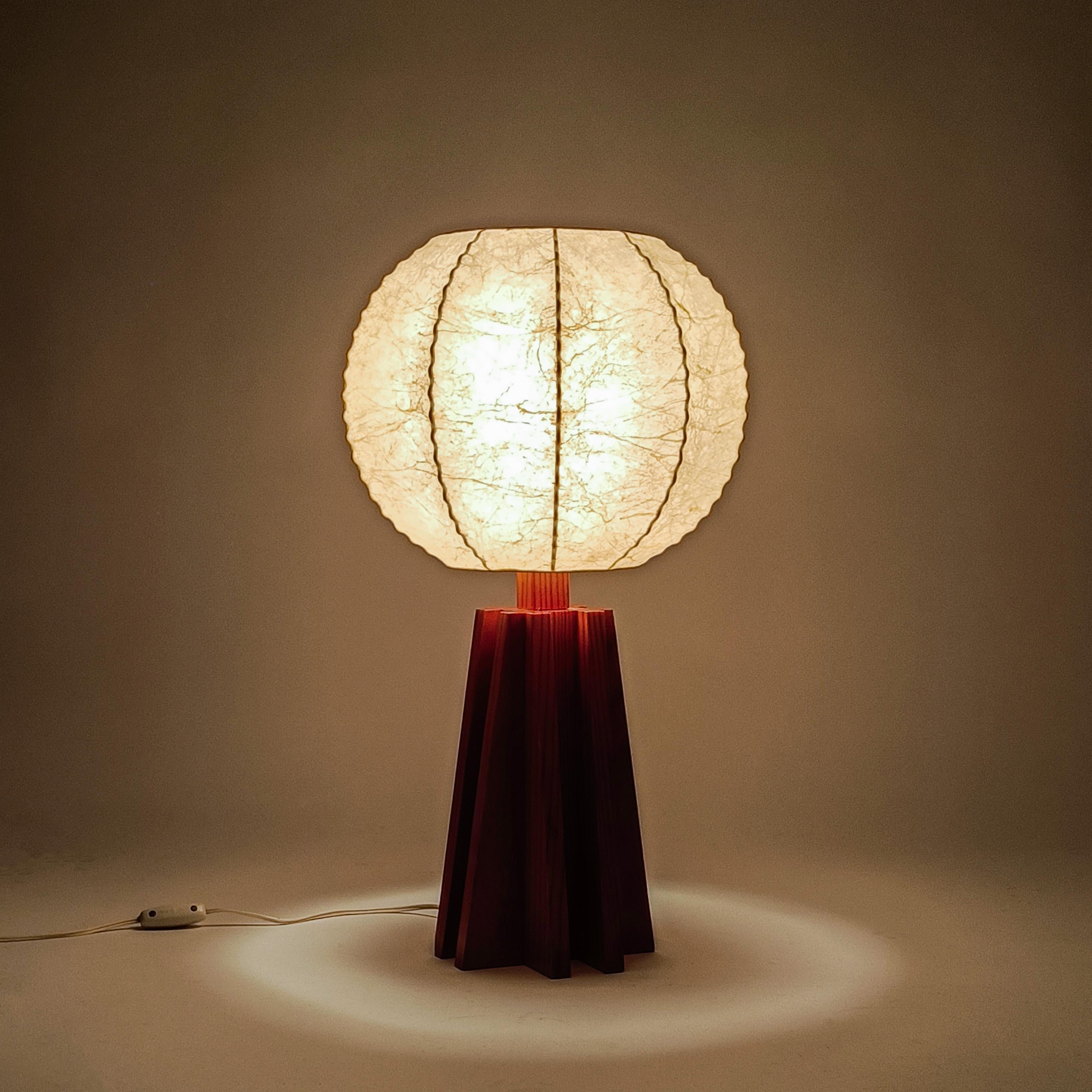 Métal Résine de cocon. Lampe de table de style brutaliste par Friedel Wauer, Allemagne, années 1970 en vente