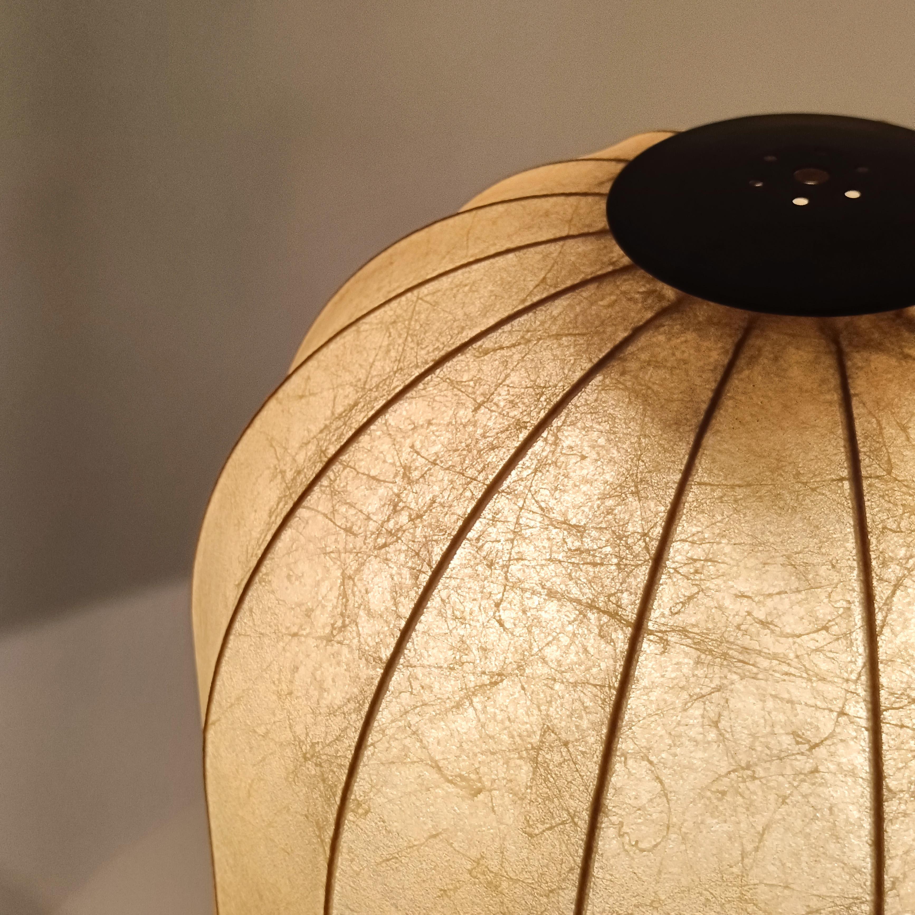 Métal Résine de cocon. Énorme lampe de table de style brutaliste par Estiluz, Espagne, années 1970 en vente