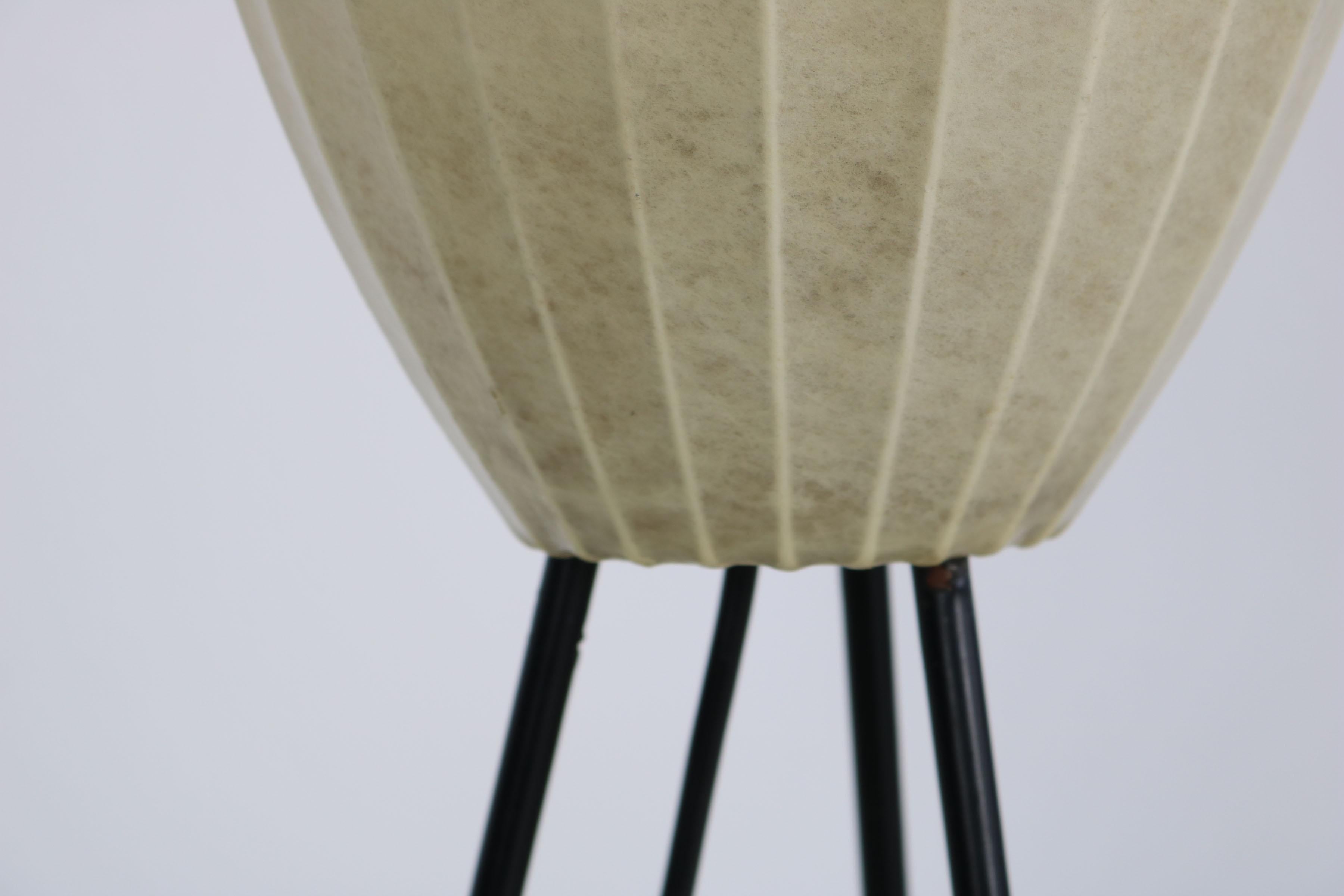 Cocoon shaped Three-legged floor lamp from the 60s in mid-century style. For Sale 2