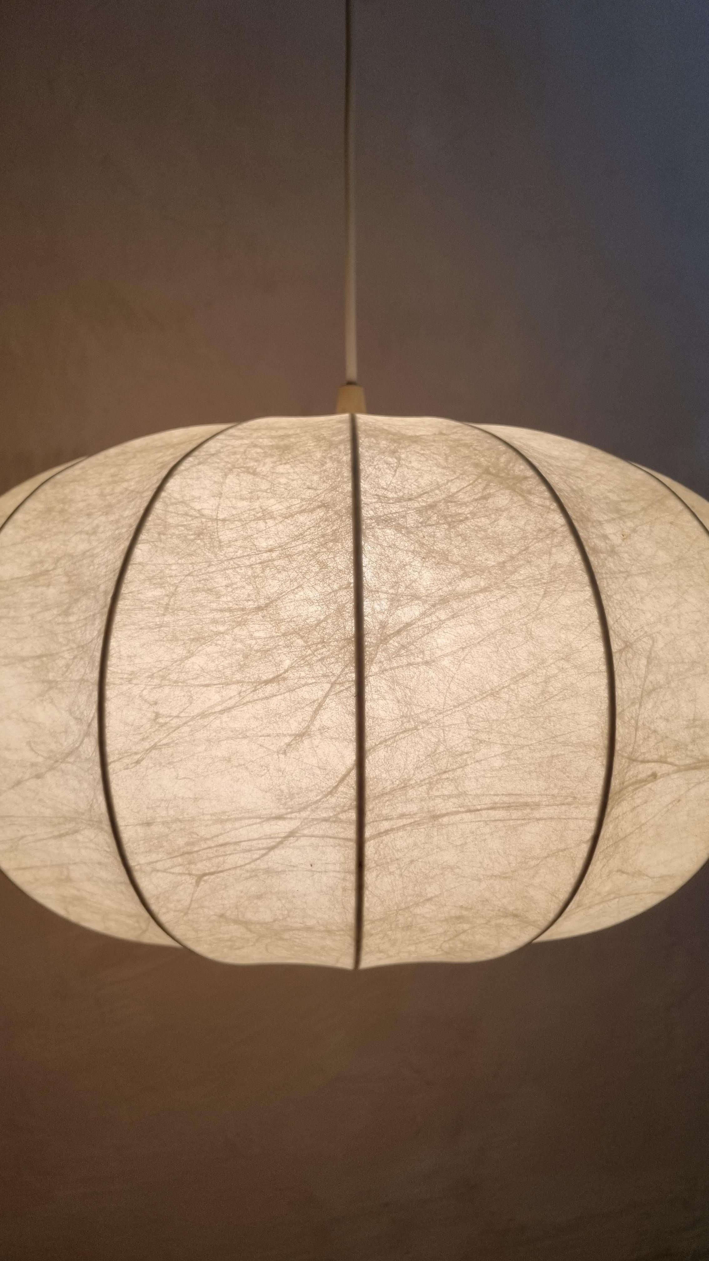 Cocoon Suspension Lamp, Italian Manufacture, 1960s In Good Condition For Sale In Arezzo, Italy