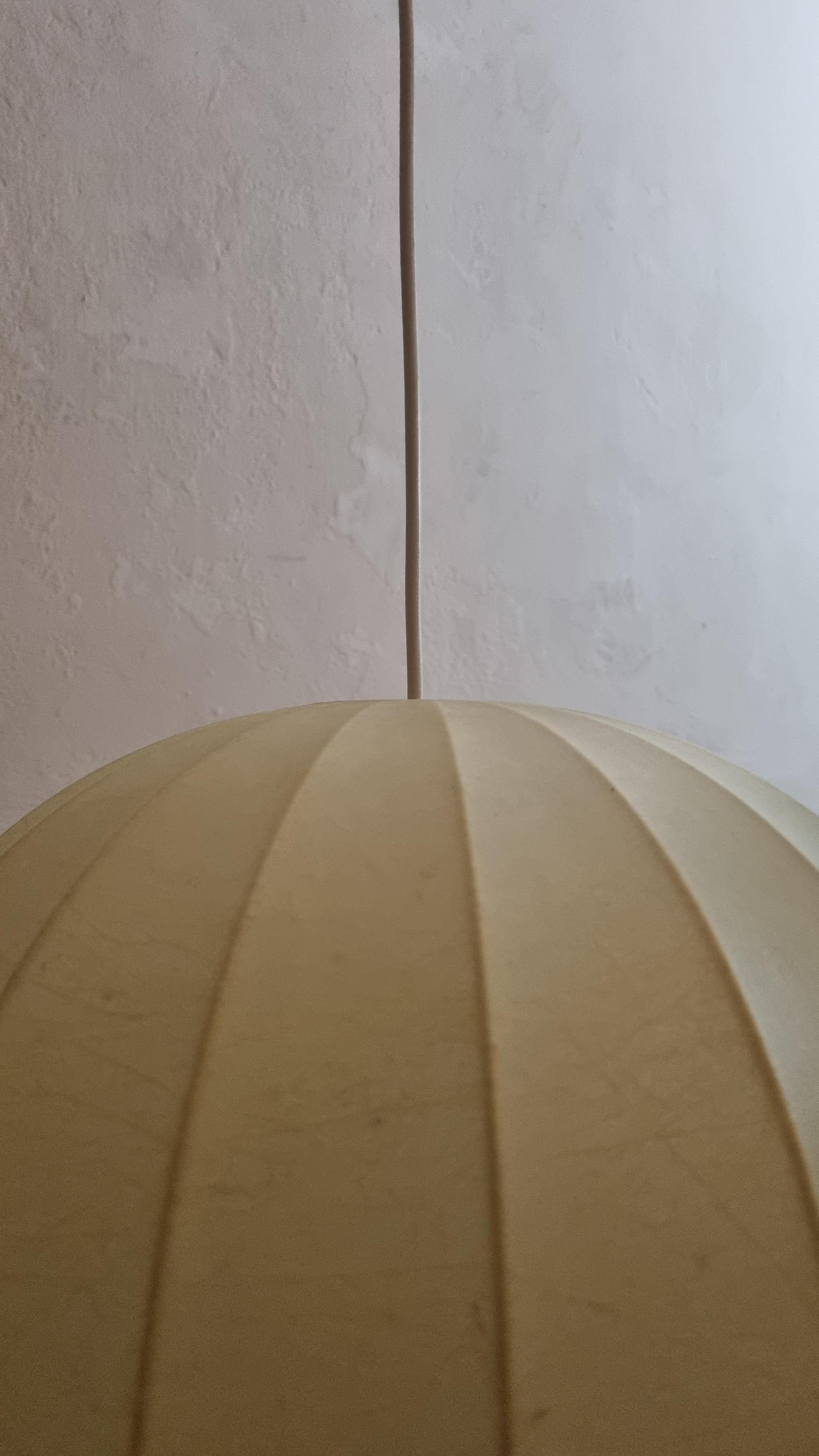 Cocoon Suspension Lamp, Italian Manufacture, 1960s In Good Condition For Sale In Arezzo, Italy