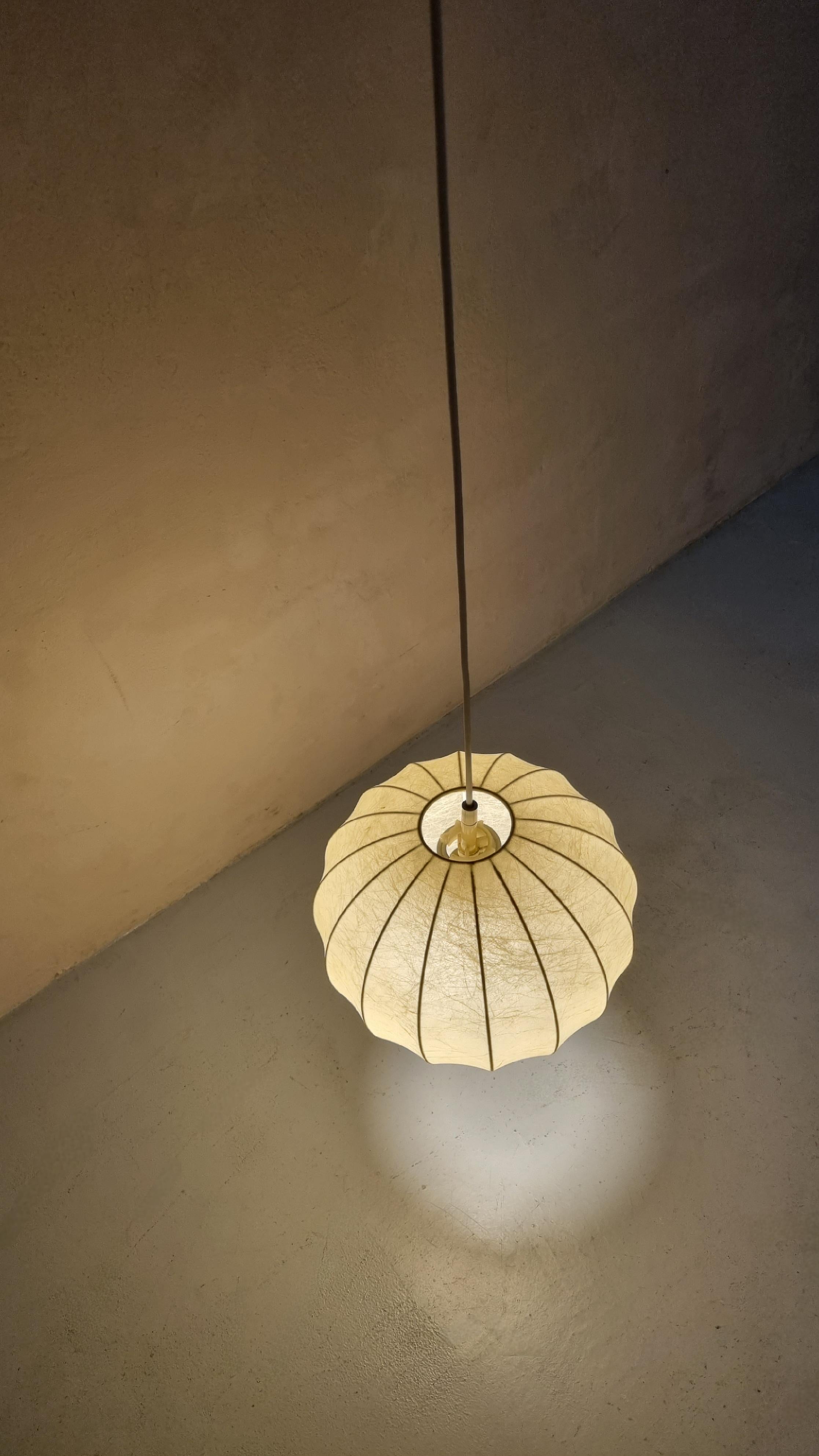 Cocoon Suspension Lamp, Italian Manufacture, 1960s In Good Condition For Sale In Arezzo, Italy