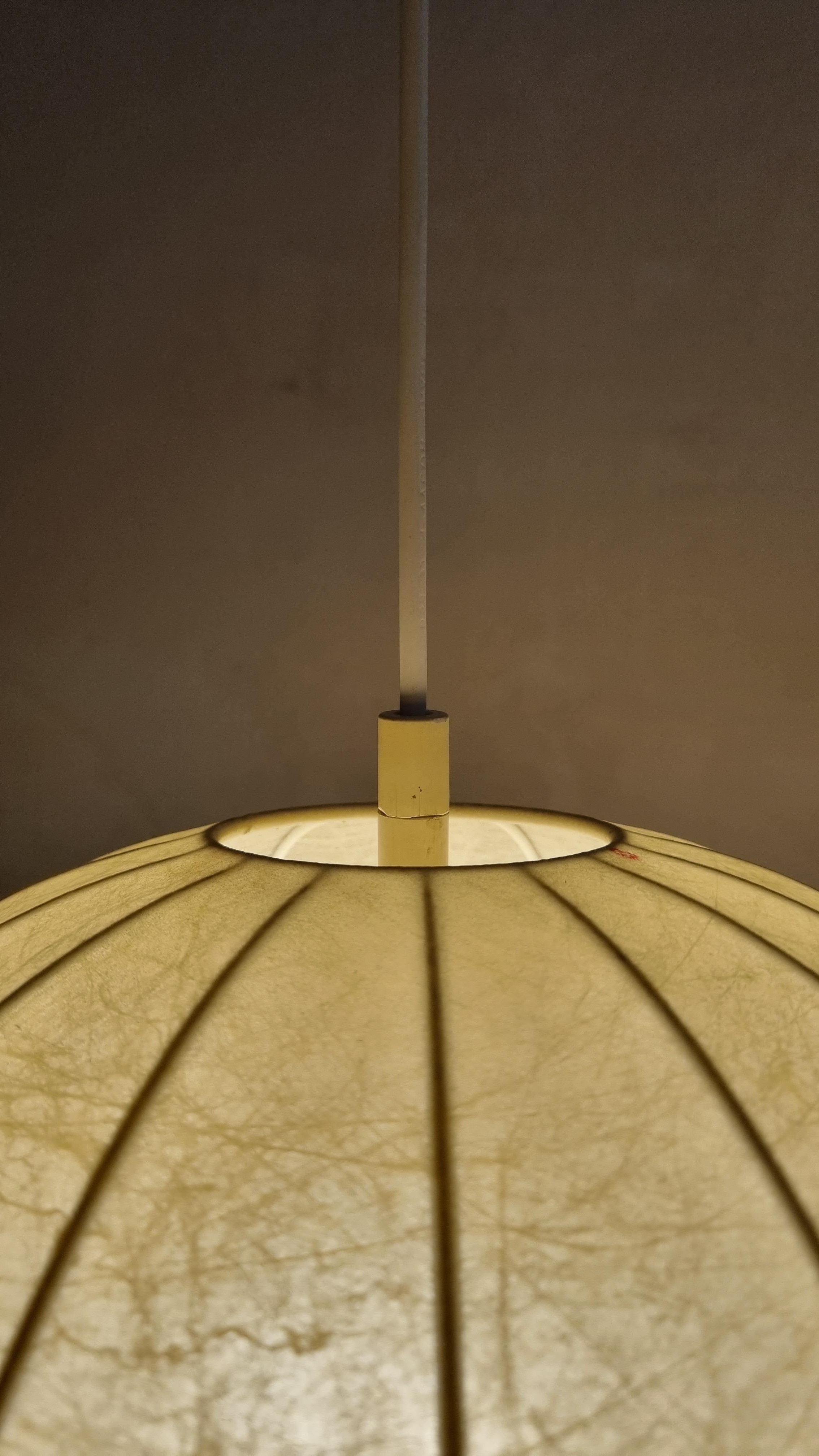 Cocoon Suspension Lamp, Italian Manufacture, 1960s For Sale 1