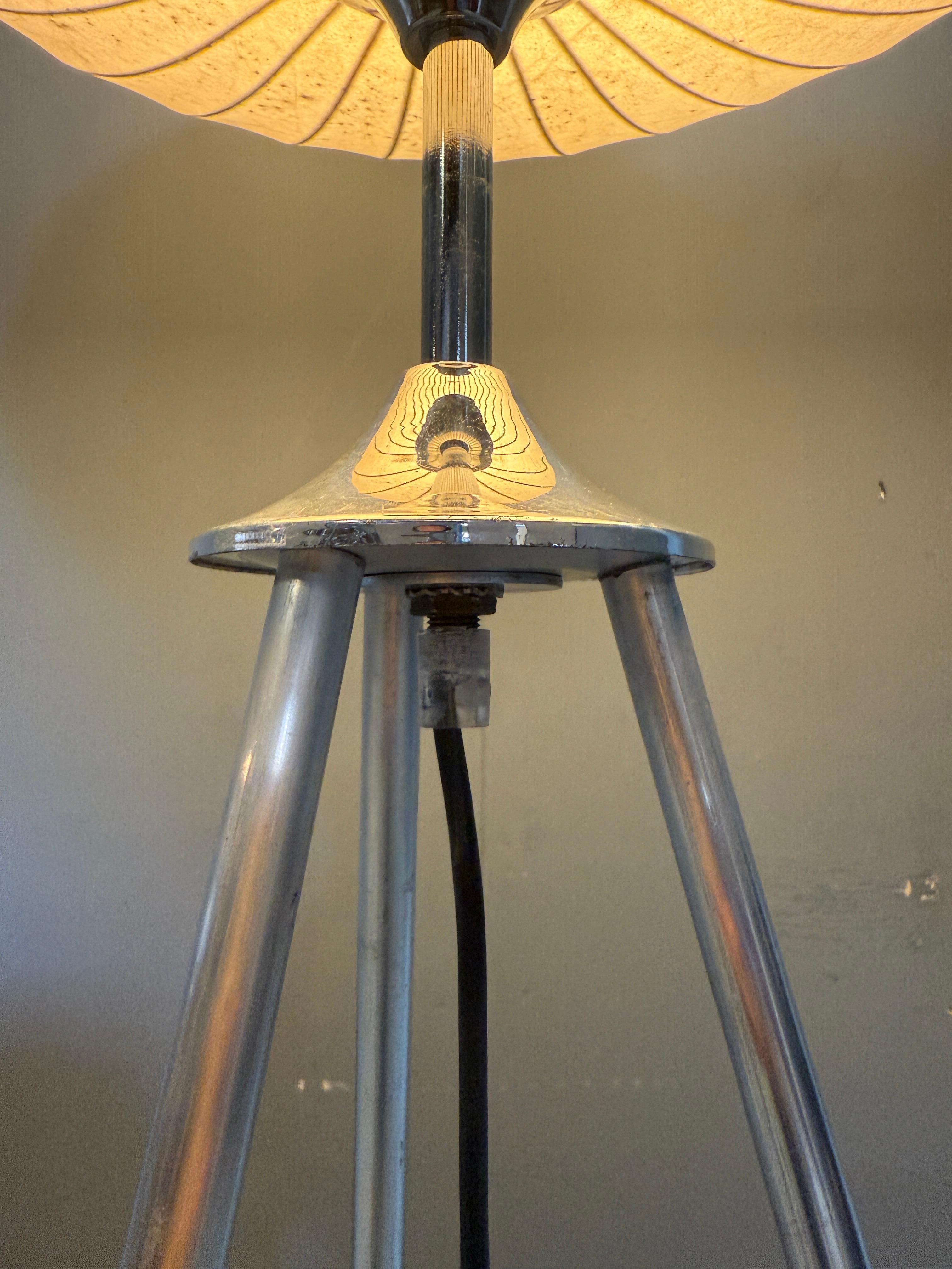 Lámpara de pie trípode Cocoon - Goldkant Leuchten en venta 6