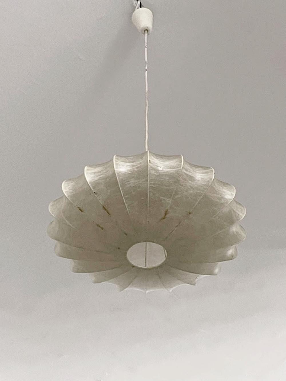Araña Cocoon Ufo de Goldkant Leuchten Alemania Años 60 Moderno de mediados de siglo en venta