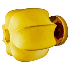 "Cocoon" wall lamp, resin and pine, Italy, 1970