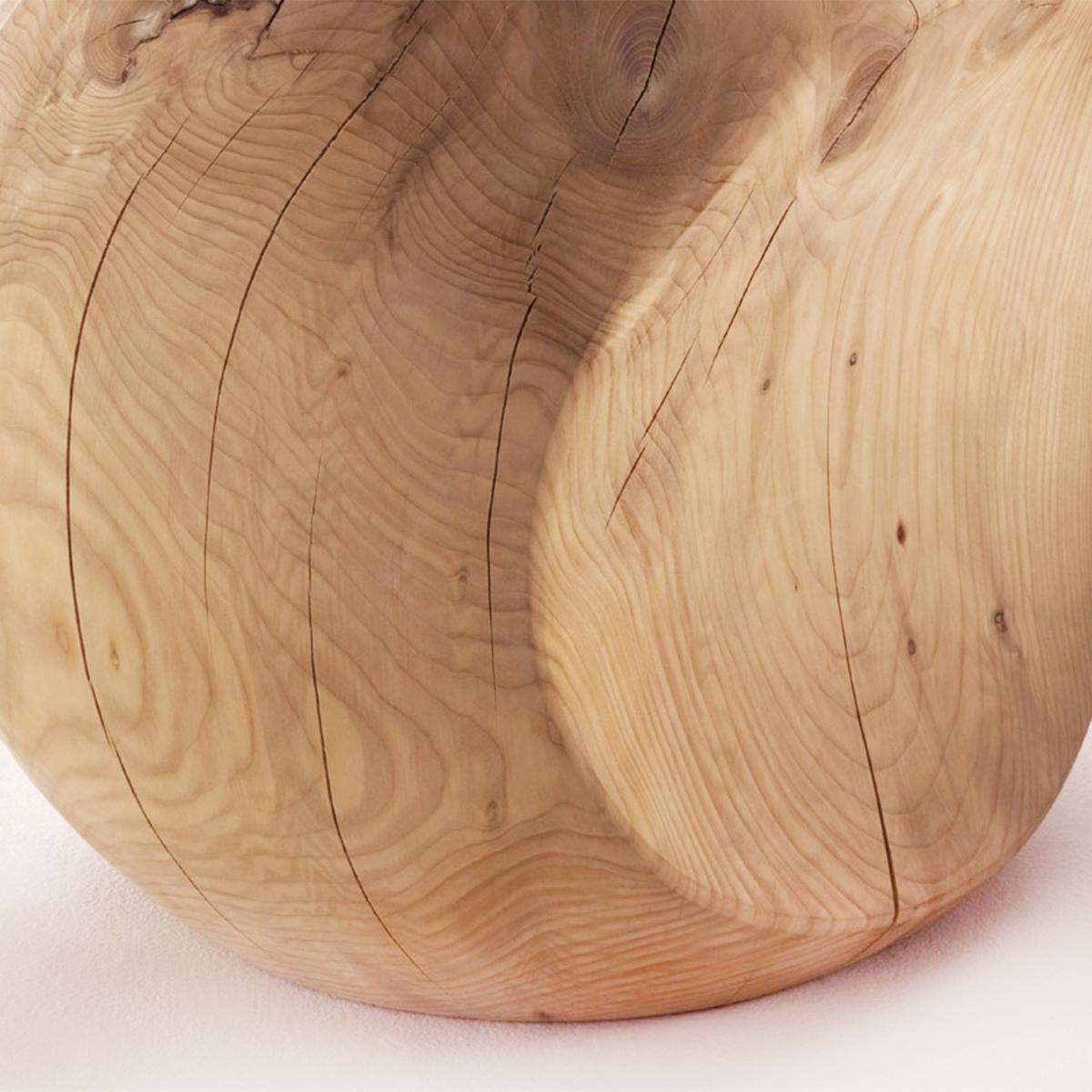 Cocoona Shape 2 Hocker aus massivem Zedernholz (Italienisch) im Angebot