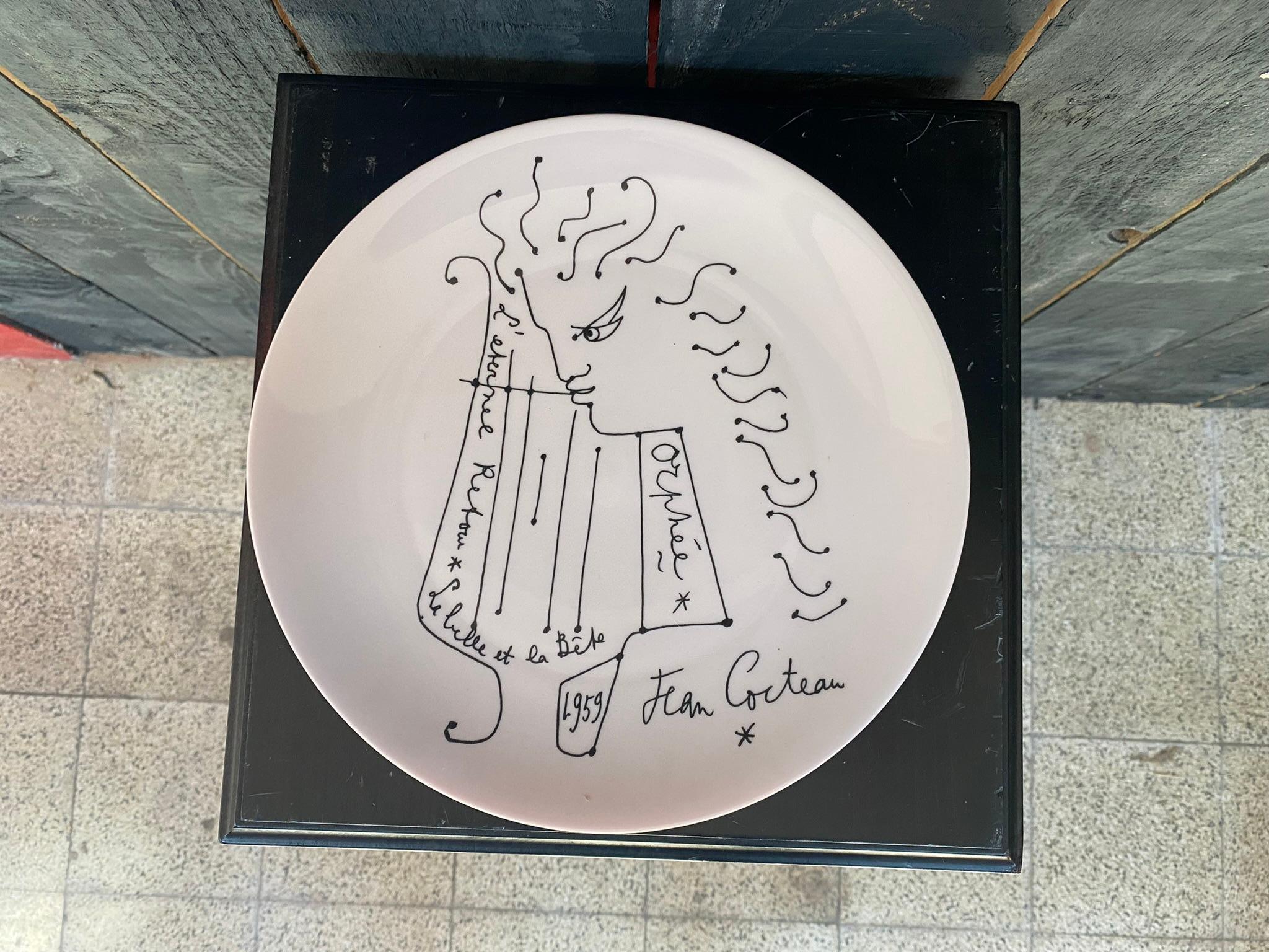 Cocteau Jean (1889-1963) Limoges Porcelain plate, signed and numbered 54/250.
the background color is slightly pinkish.