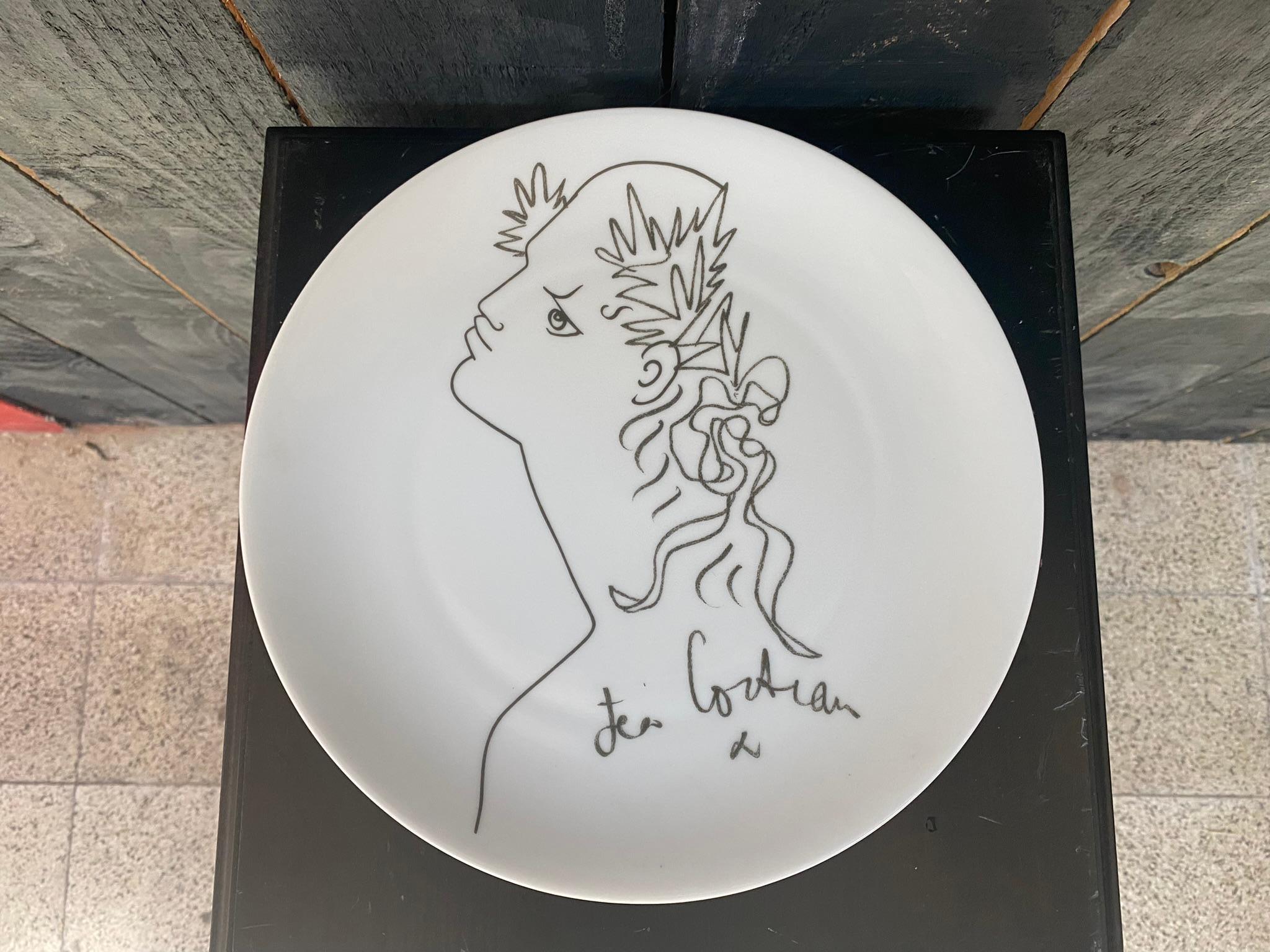 Cocteau Jean (1889-1963) Limoges Porcelain plate, signed and numbered 144/250.
the background color is slightly pinkish.