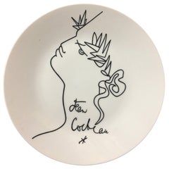 Assiette en porcelaine de Cocteau Jean Limoges, signée