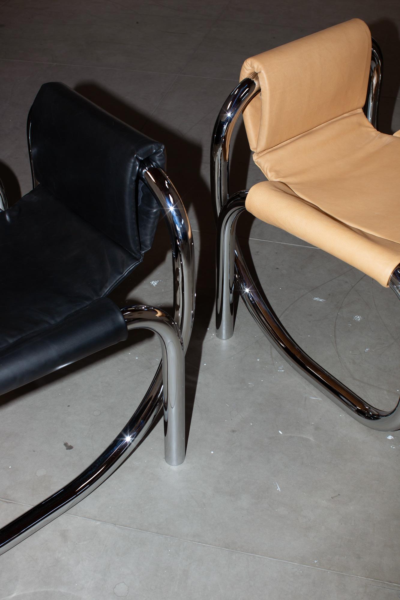 Coda Polished Chrome Frame with Cushioned Leather Sling Chair In New Condition In Los Angeles, CA