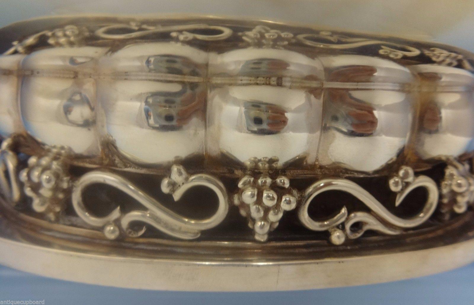Codan Mexico Mexican Sterling Silver Centrepiece Bowl with 3-D Grape Motif In Good Condition In Big Bend, WI