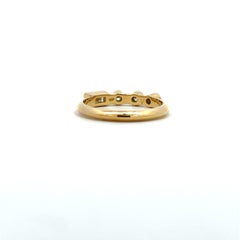 codebyEdge 18k Giallo  Anello impilabile in oro con diamanti personalizzabile - Lettera V.I.I.