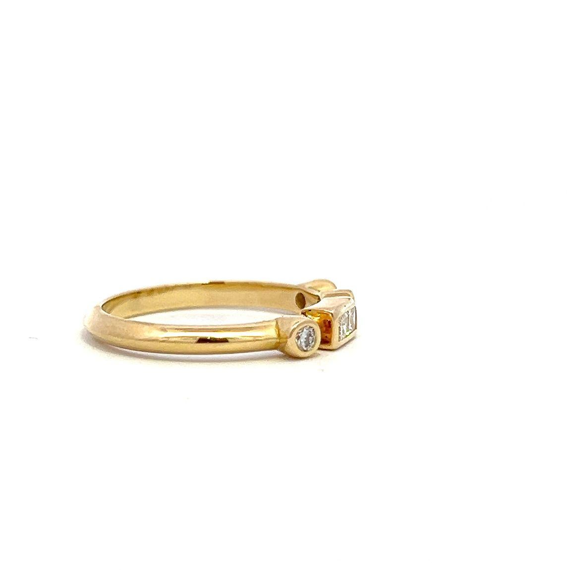 En vente :  codebyEdge, bague empilable personnalisable en or jaune 18 carats avec diamants, lettre L Morse code 4