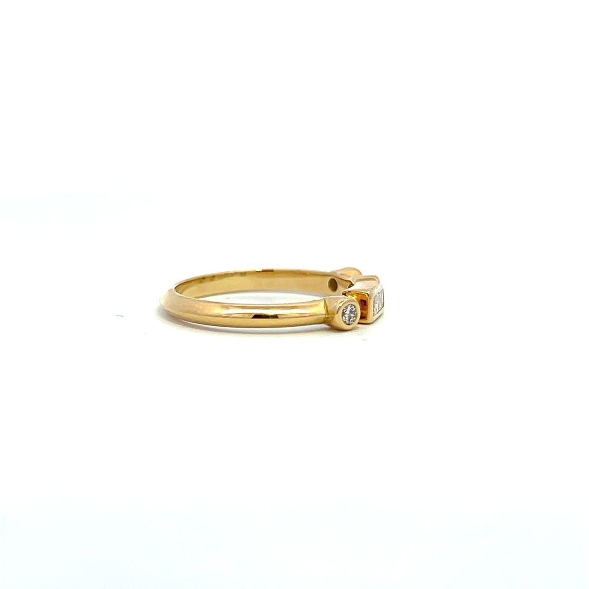 En vente :  codebyEdge, bague empilable personnalisable en or jaune 18 carats avec diamants, lettre L Morse code 6