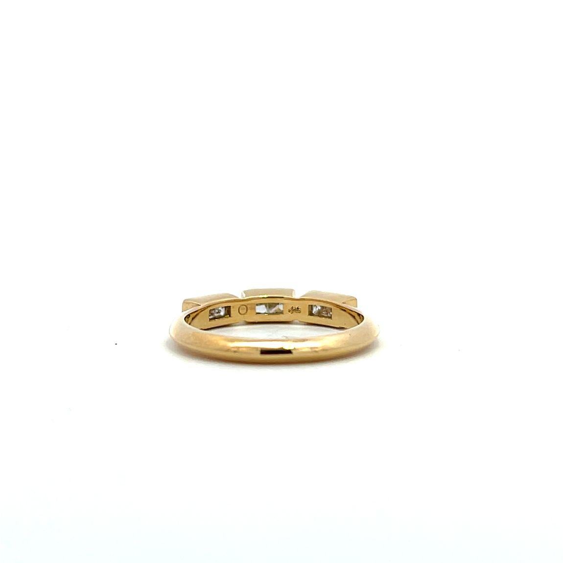 En vente :  codebyEdge, bague empilable personnalisable en or jaune 18 carats avec diamants 4