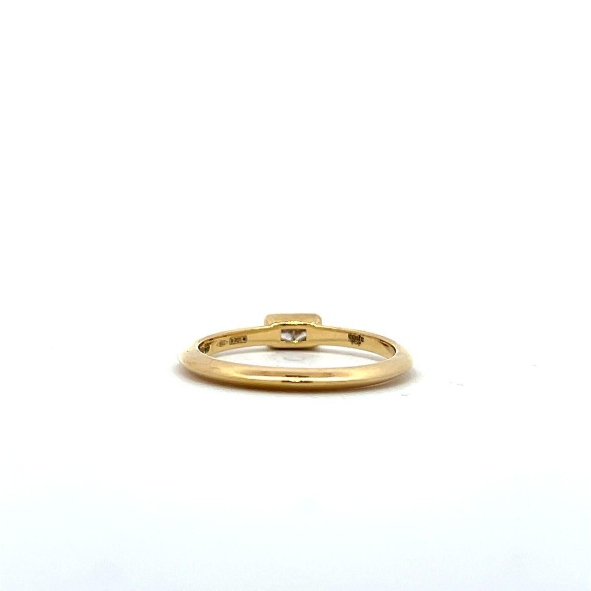 En vente :  codebyEdge, bague empilable personnalisable en or jaune 18 carats avec diamants 7