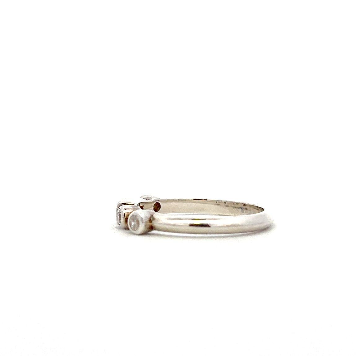 in vendita:  codebyEdge Anello impilabile di platino con diamante personalizzabile - Lettera L in codice Morse 4