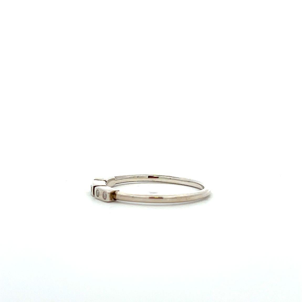 Im Angebot: codebyEdge Anpassbarer Diamant-Platin-Stapelring - Buchstabe O in Morse- Code () 3