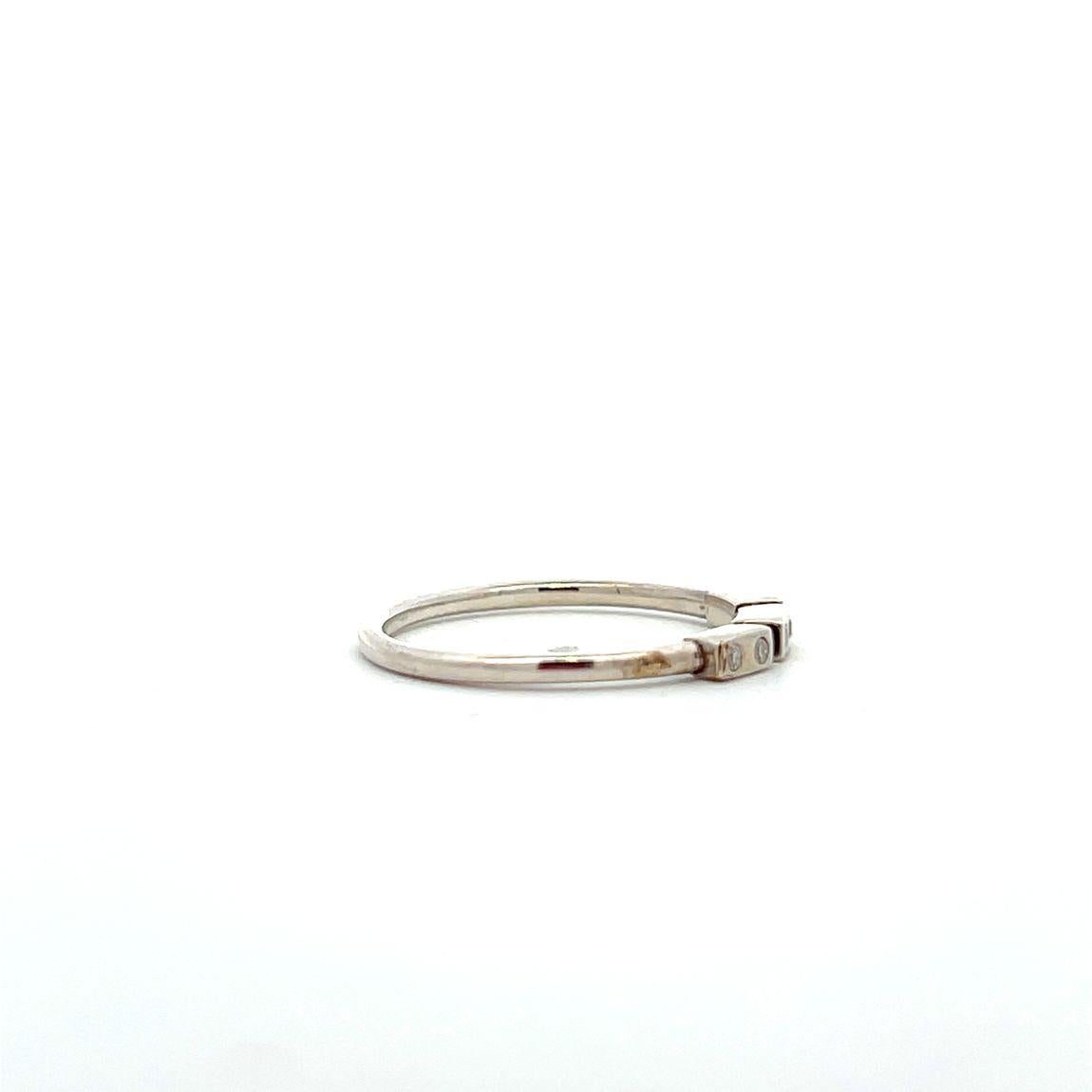 Im Angebot: codebyEdge Anpassbarer Diamant-Platin-Stapelring - Buchstabe O in Morse- Code () 5