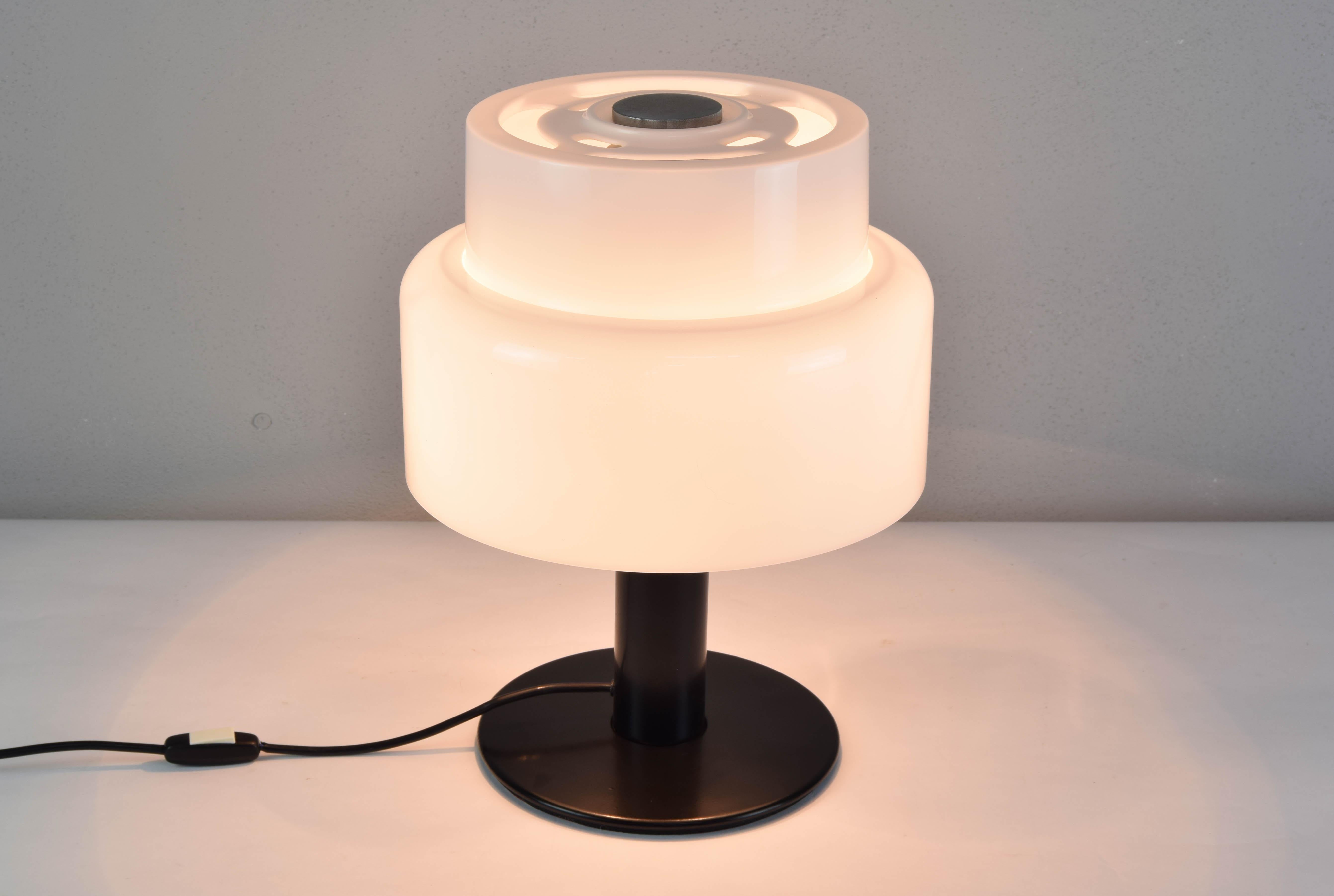 Late 20th Century Codialpo Mid-Century Modern Black and White Lucite Seta Table Lamp, Spain, 1970 For Sale