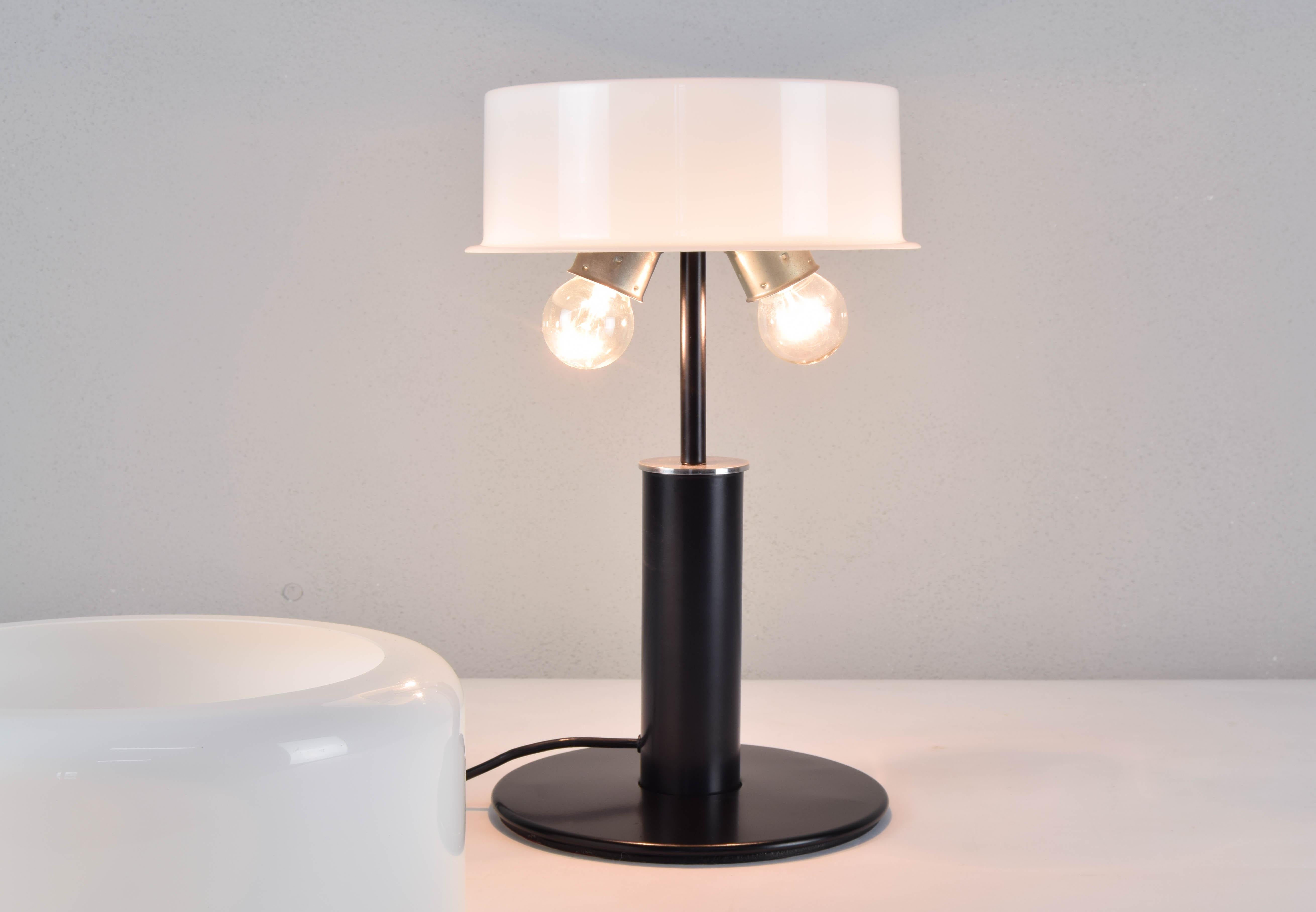 Chrome Codialpo Mid-Century Modern Black and White Lucite Seta Table Lamp, Spain, 1970 For Sale