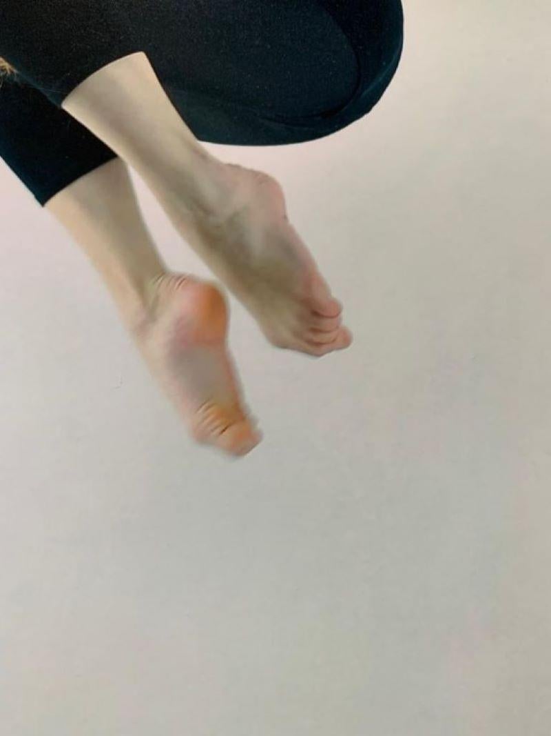 Danseuse : Karolina #2, photographie, natures mortes, contemporaine, danse  - Contemporain Photograph par Cody Choi