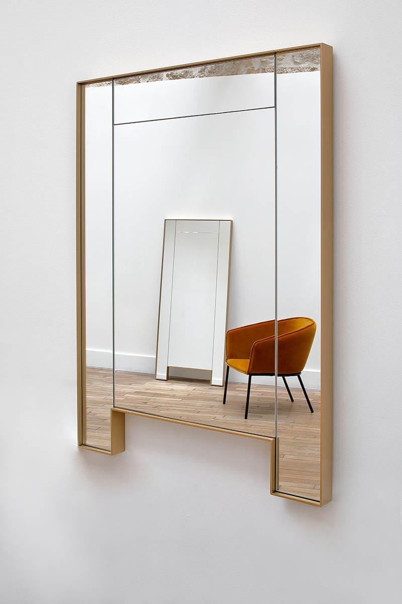 Espejo de pared o de pie,
Estructura de metal lacado dorado o bronce negro.
62x4xH82,5cm o
69x4xH150cm