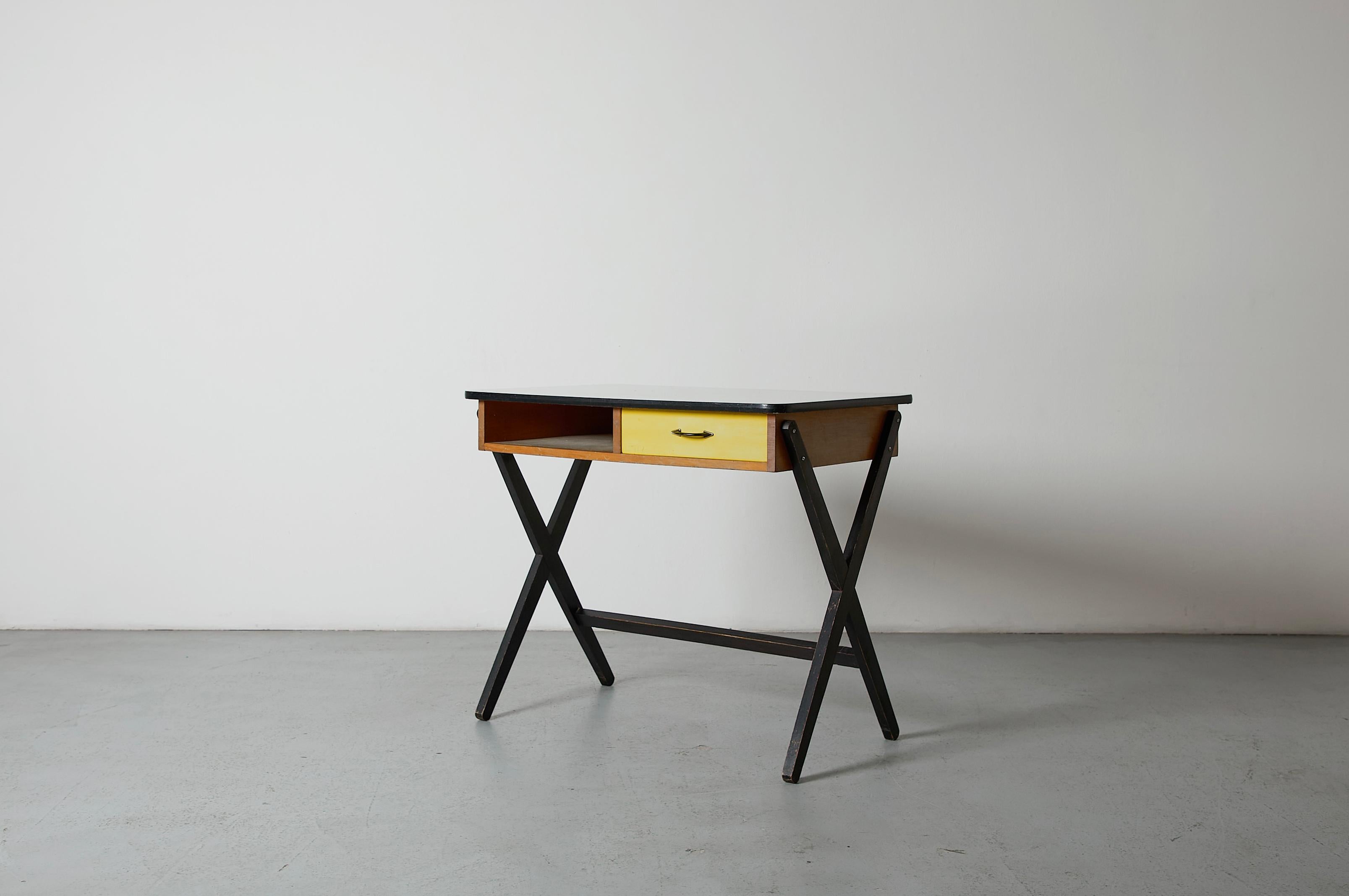 Coen de Vries 1957 Desk for Devo w/ Yellow Drawer, Dutch Mid-Century Modern For Sale 3