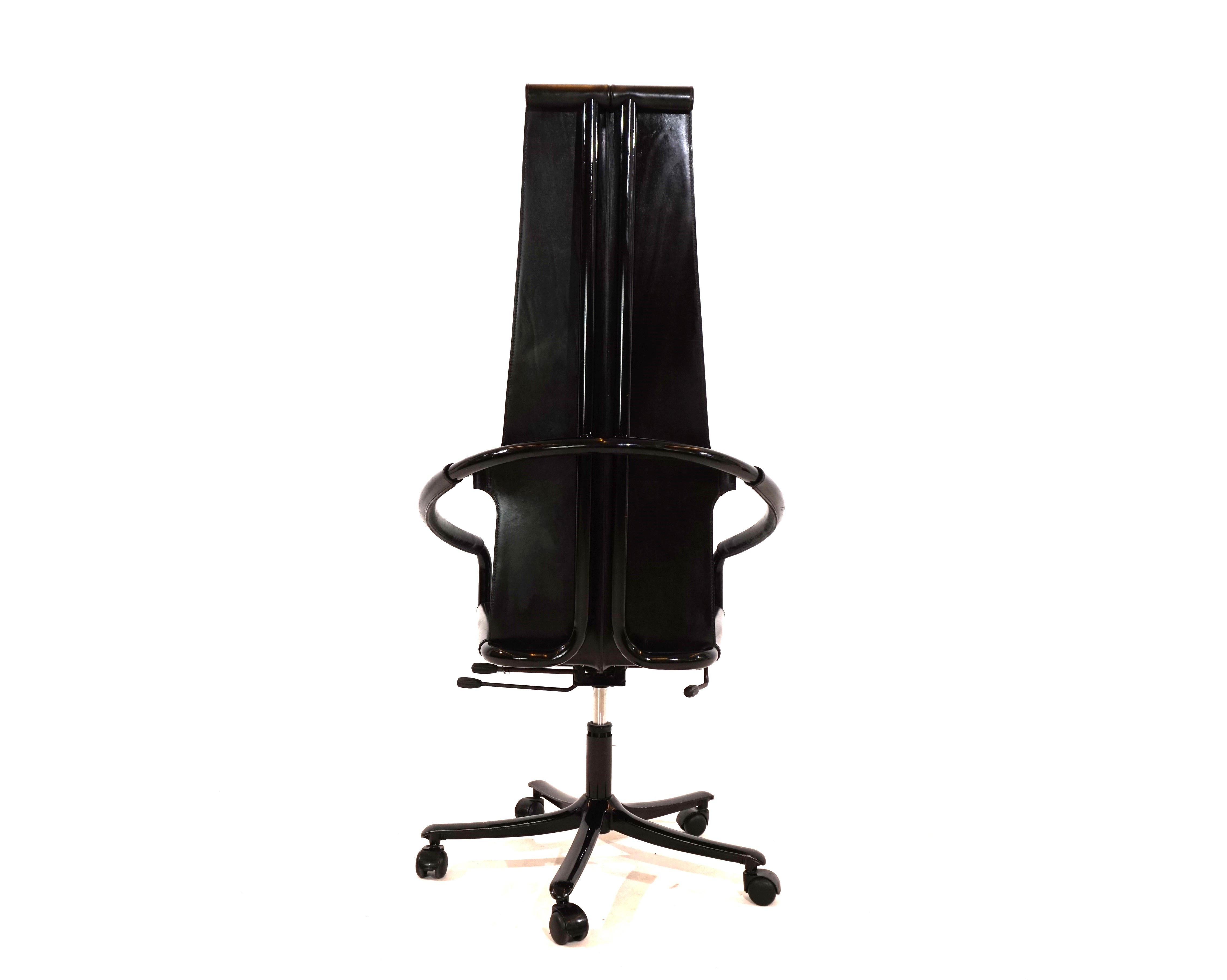 Cofemo Italia silla de oficina de cuero 80s finales del siglo XX en venta