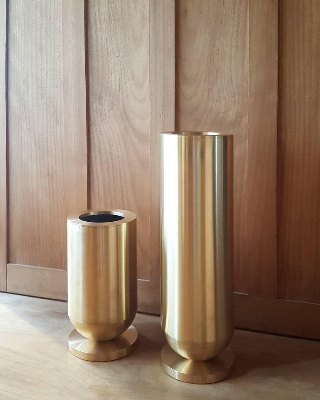 Cofete Brass Contemporary Sculptural Vase by Jan Garncarek For Sale 2