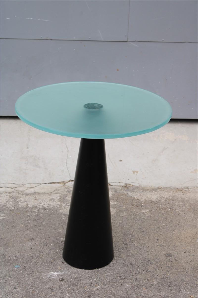 Coffe and cocktail table 1980 black piramid satin glass top Italian design.