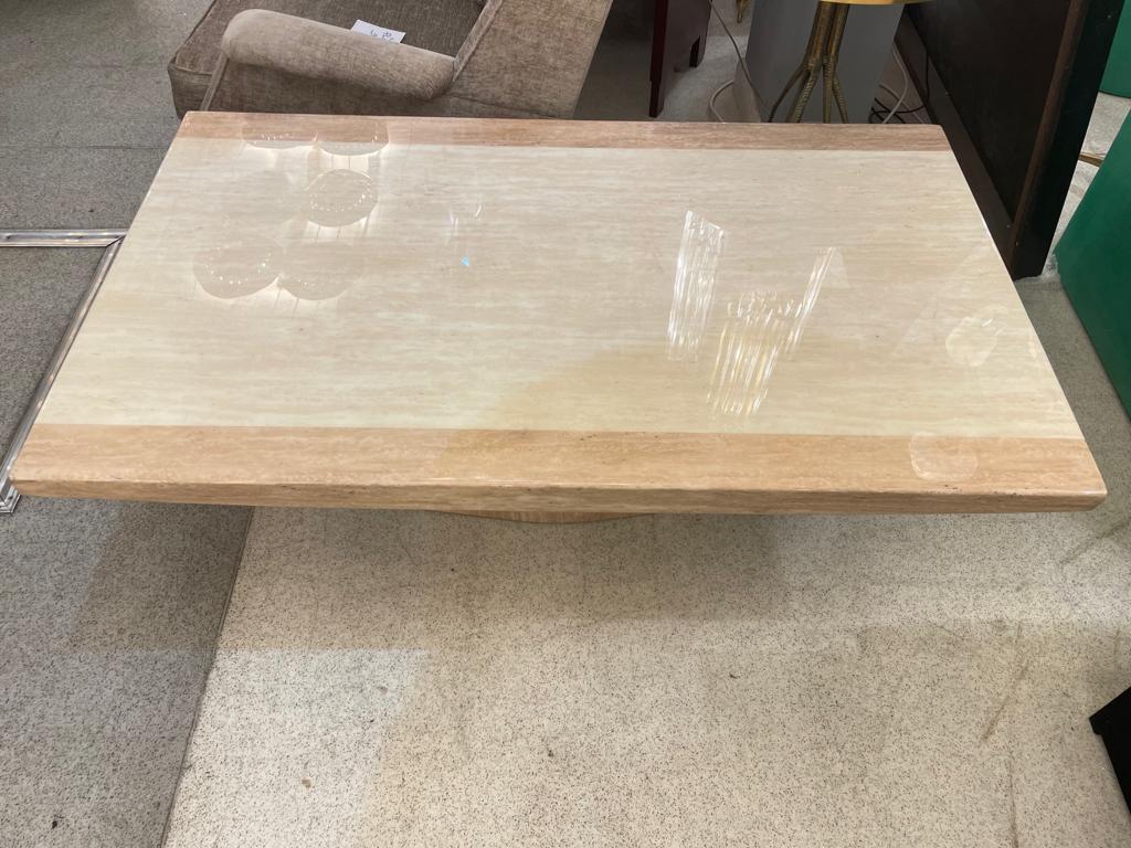 Travertin Table basse en travertin, datant d'environ 1970 en vente