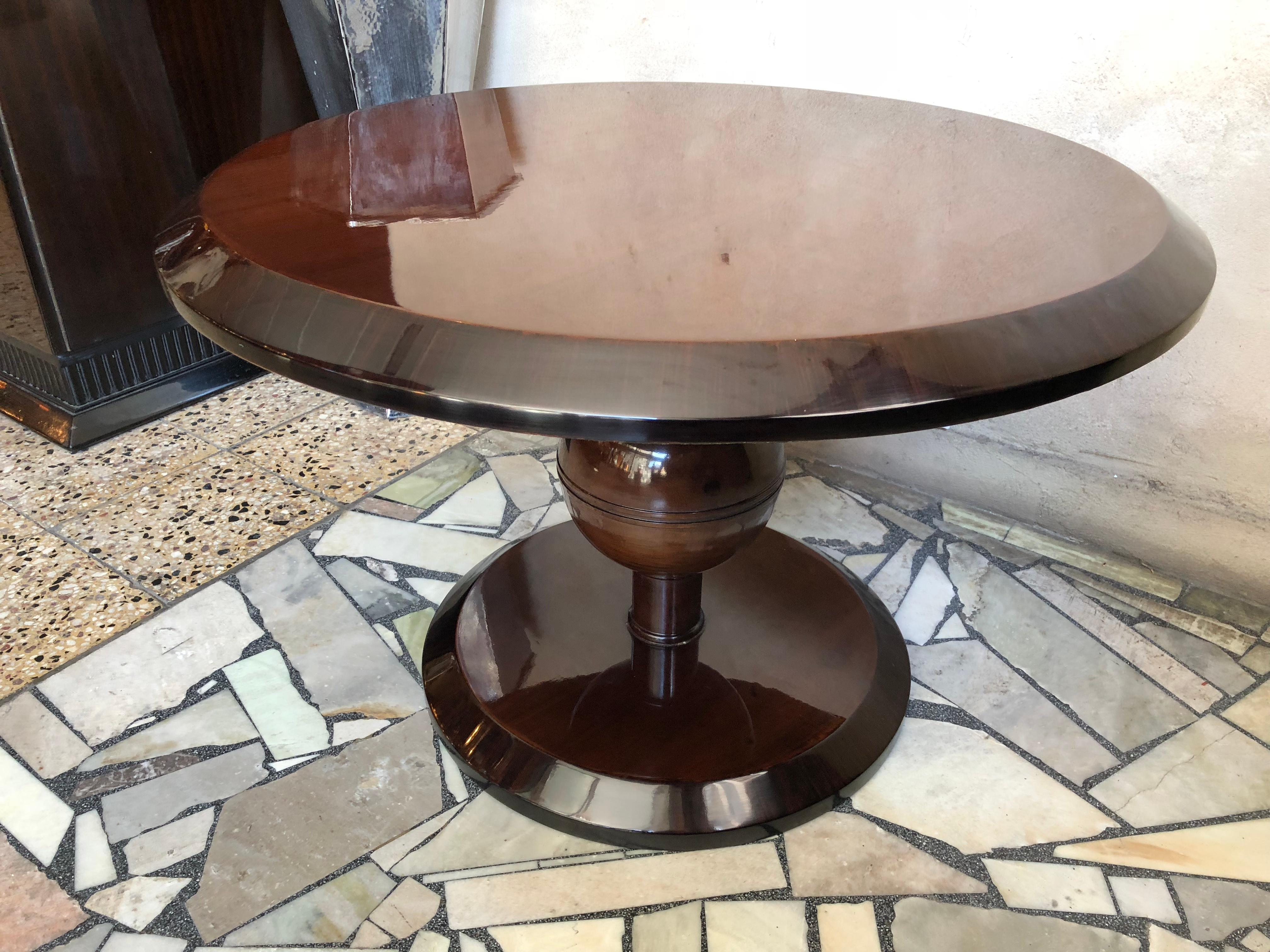 Coffe table

Style: Art Deco
Year: 1938
Country: France
It is an elegant and sophisticated coffe table.
You want to live in the golden years, this is the dining table that your project needs.
We have specialized in the sale of Art Deco and Art
