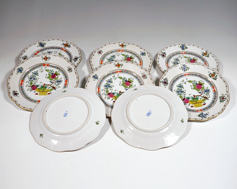 Coffee and Tea Set for 8 Persons 'Fleurs des Indes' Herend Hungary, 20th Century In Good Condition For Sale In Vienna, AT