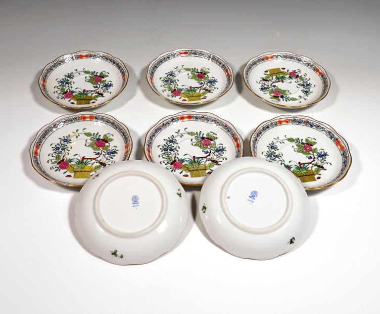 Porcelain Coffee and Tea Set for 8 Persons 'Fleurs des Indes' Herend Hungary, 20th Century For Sale