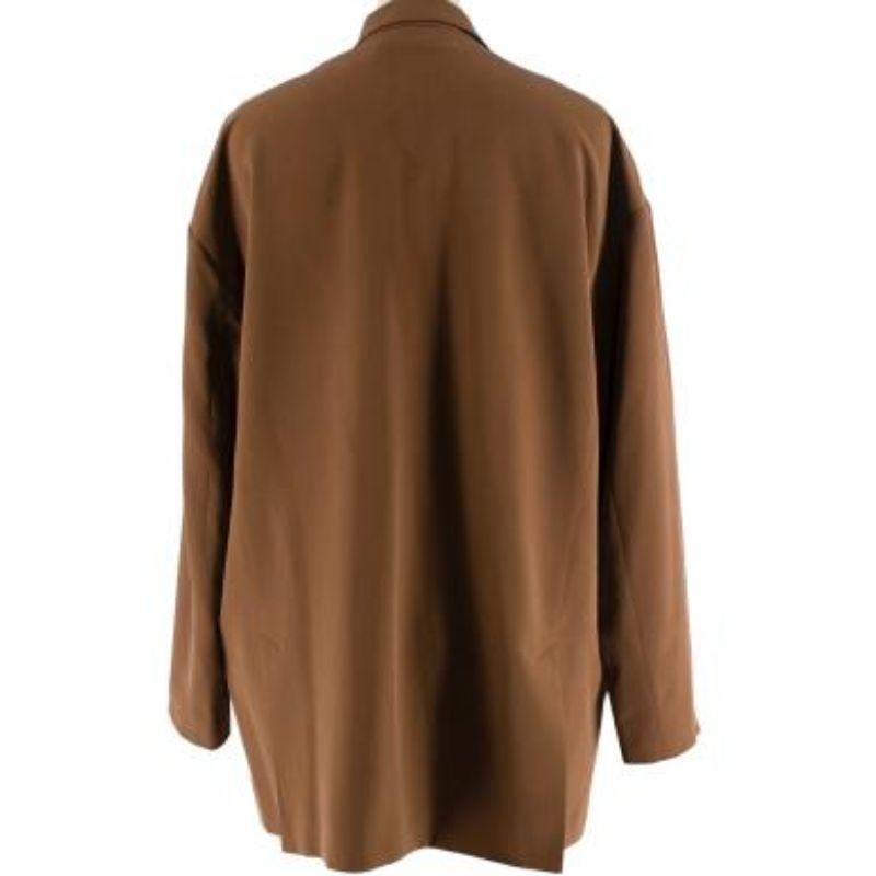 Fendi coffee brushed silk crepe double breasted blazer
 
 
 
 -Rich coffee hued silk crepe with a slightly brushed feel
 
 - Boxy, double-breasted cut with a peak lapel
 
 - Tortoiseshell effect buttons 
 
 - Flapped hip pockets
 
 - Fully lined 
 

