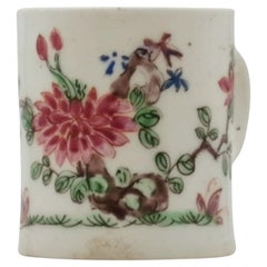 Boîte à café avec décor Famille Rose, Bow Porcelain, vers 1750