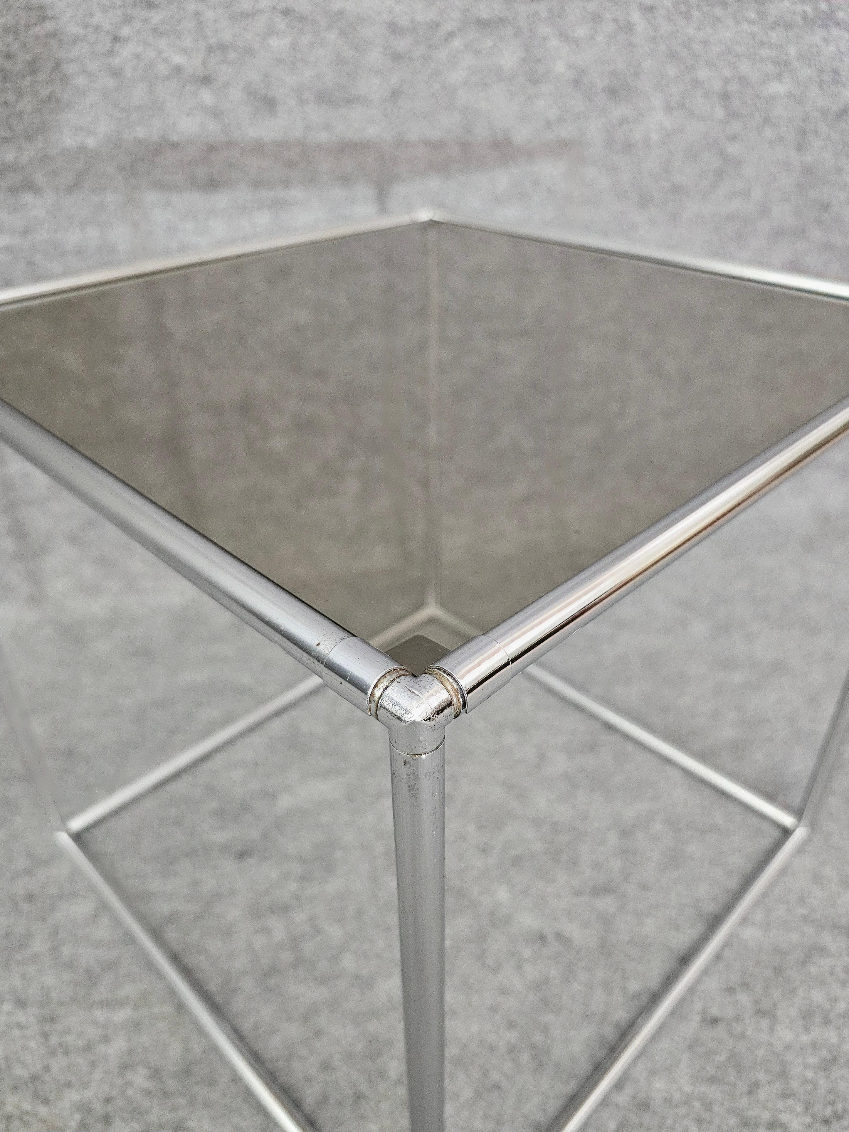 Mesa Cocktail de Café Metal Cromado Vidrio Ahumado Moderna de Mediano Siglo Italia Años 70 Moderno de mediados de siglo en venta