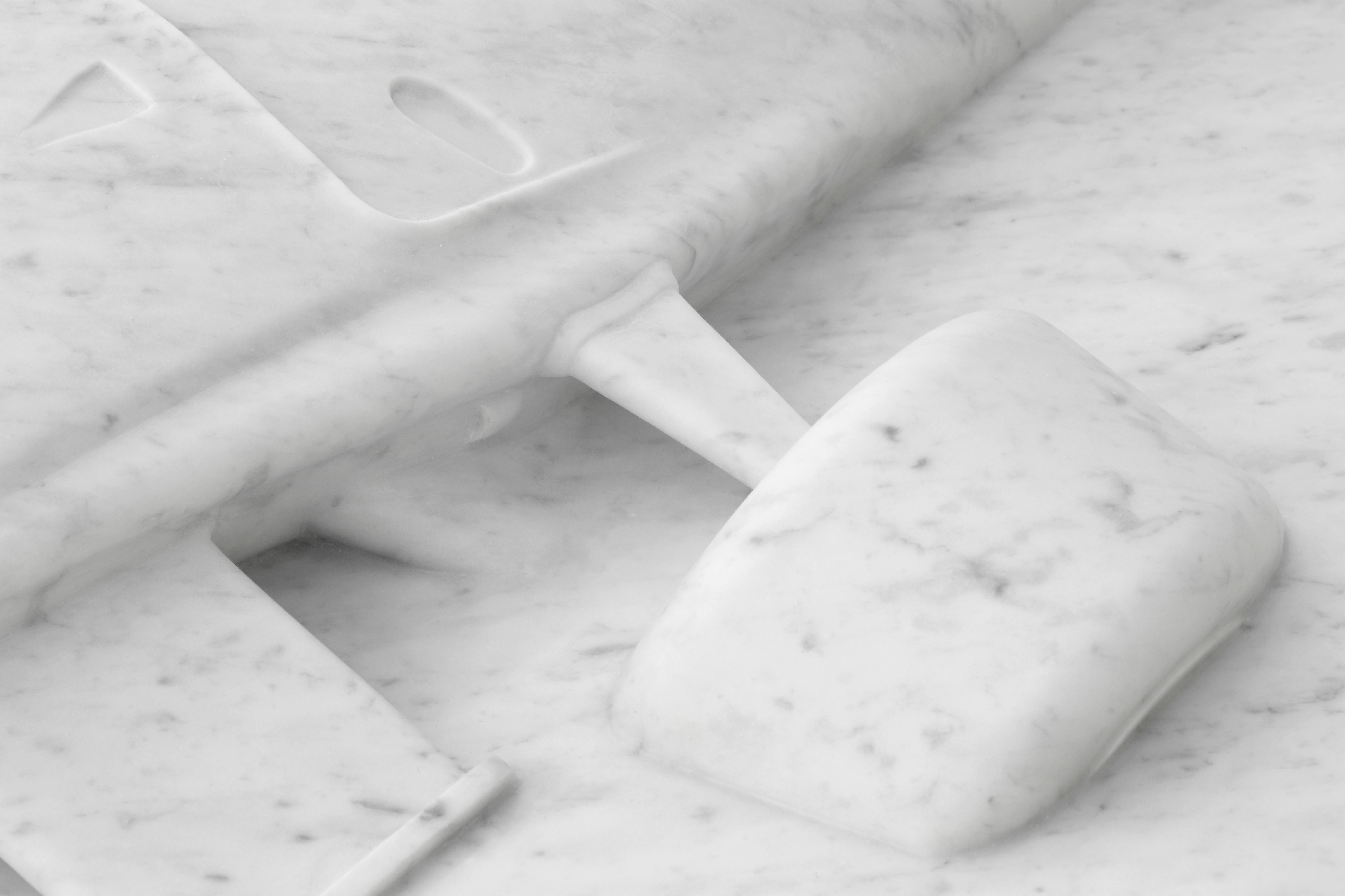 Couchtisch Ferrari Carrara-Marmor drehbare Skulptur Design Italien im Angebot 4