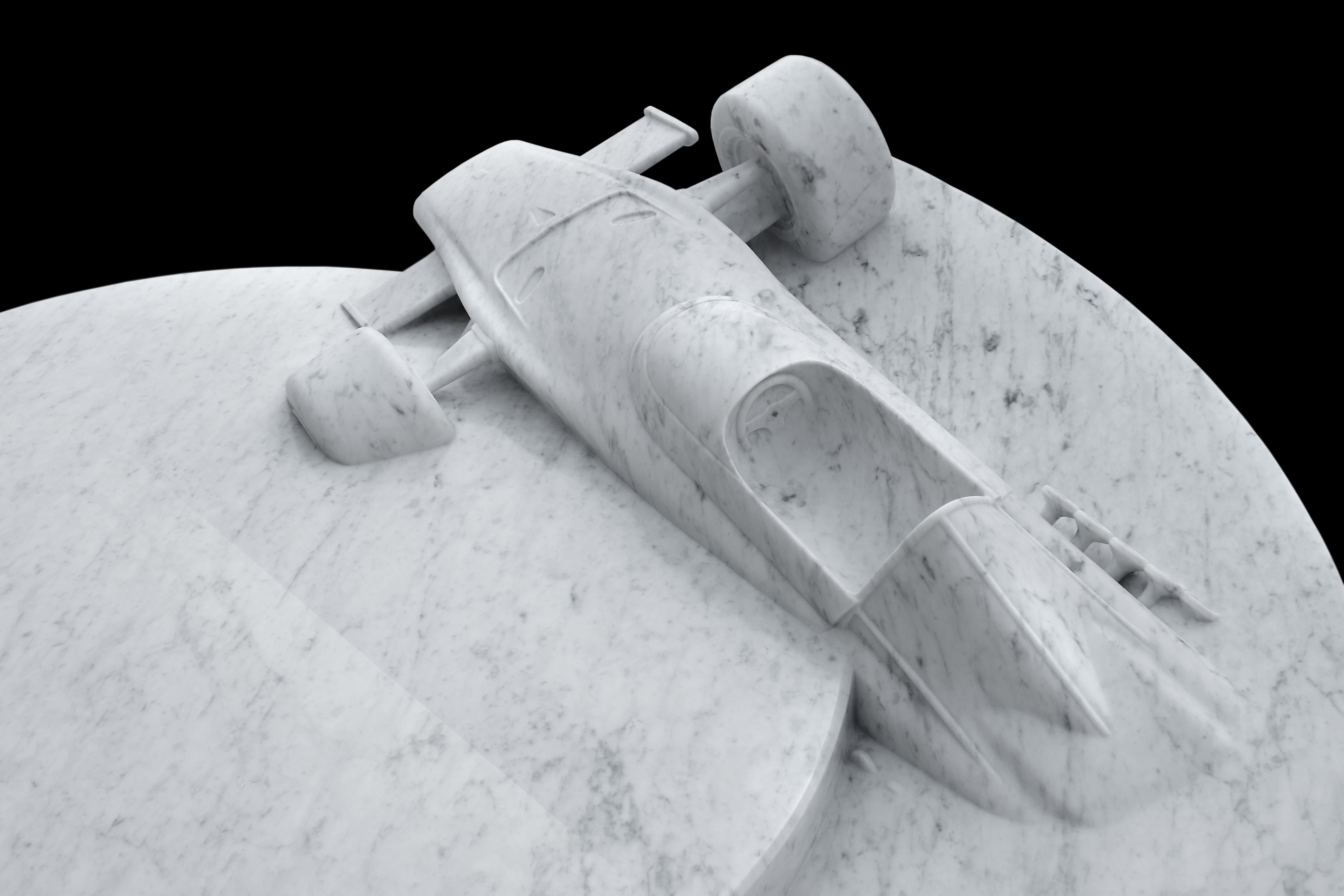 Couchtisch Ferrari Carrara-Marmor drehbare Skulptur Design Italien im Angebot 8