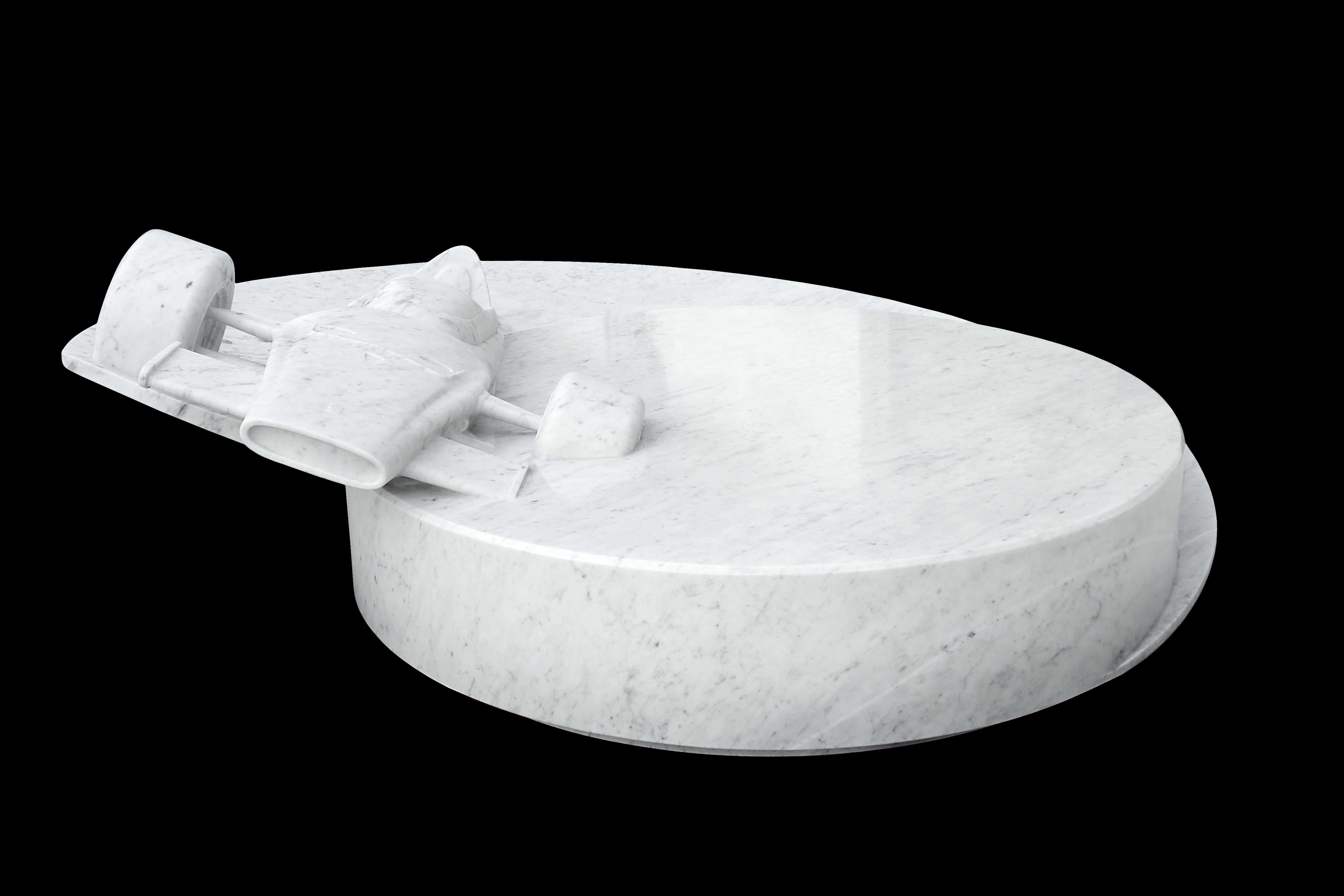 Couchtisch Ferrari Carrara-Marmor drehbare Skulptur Design Italien (Italienisch) im Angebot