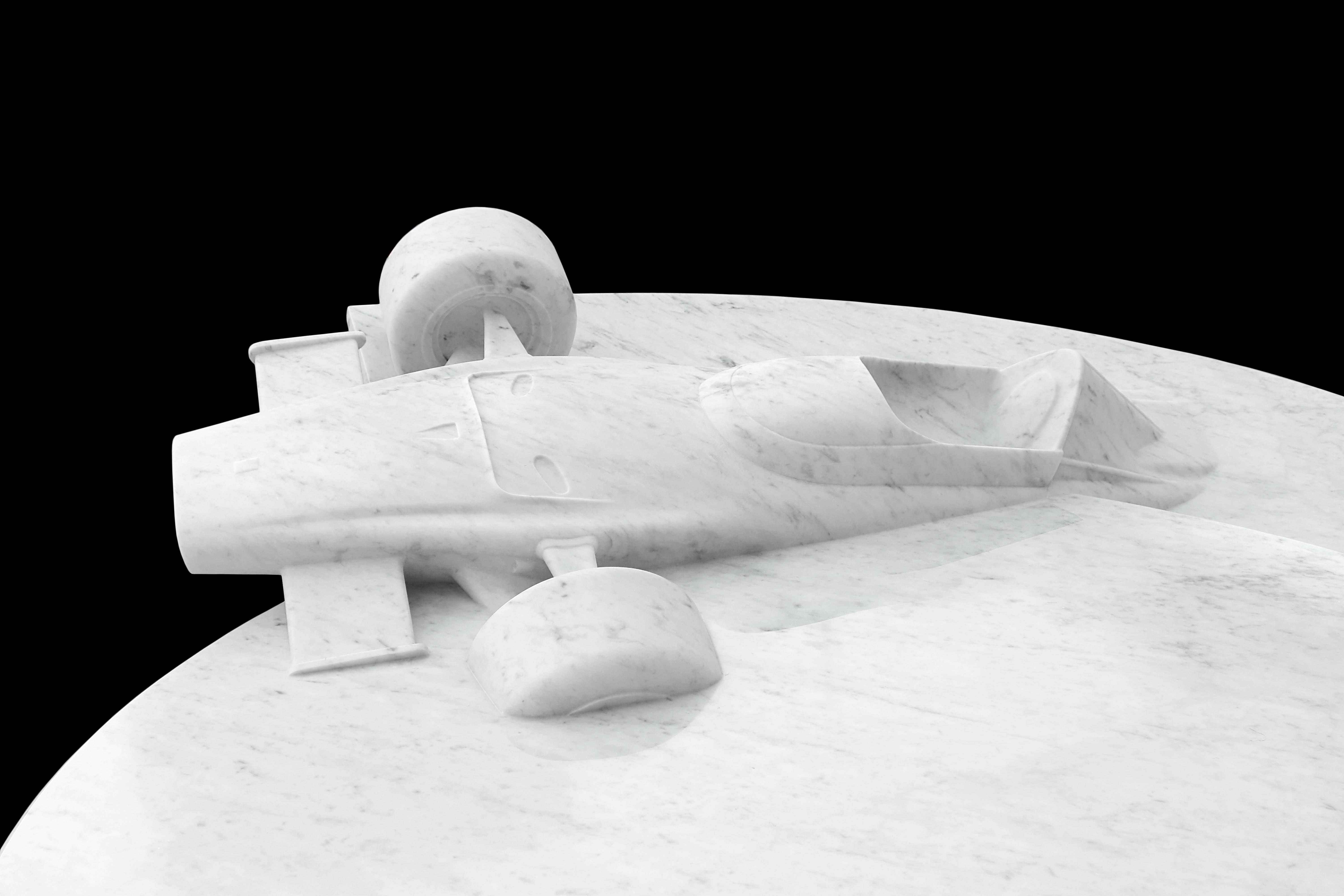 Couchtisch Ferrari Carrara-Marmor drehbare Skulptur Design Italien im Zustand „Neu“ im Angebot in Ancona, Marche