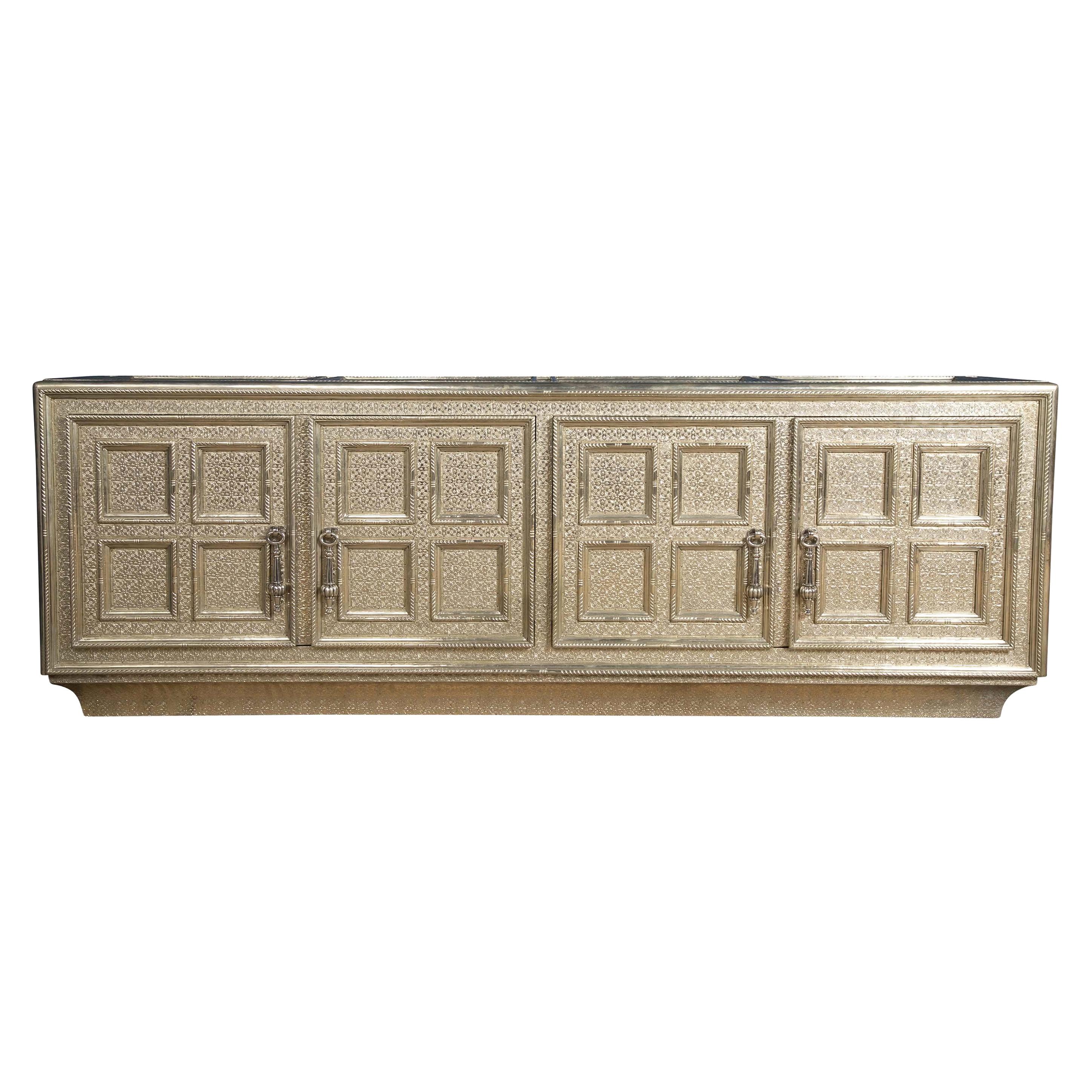 Credenza Coffre in bronzo bianco su Wood realizzata a mano in India da A. Mathieu