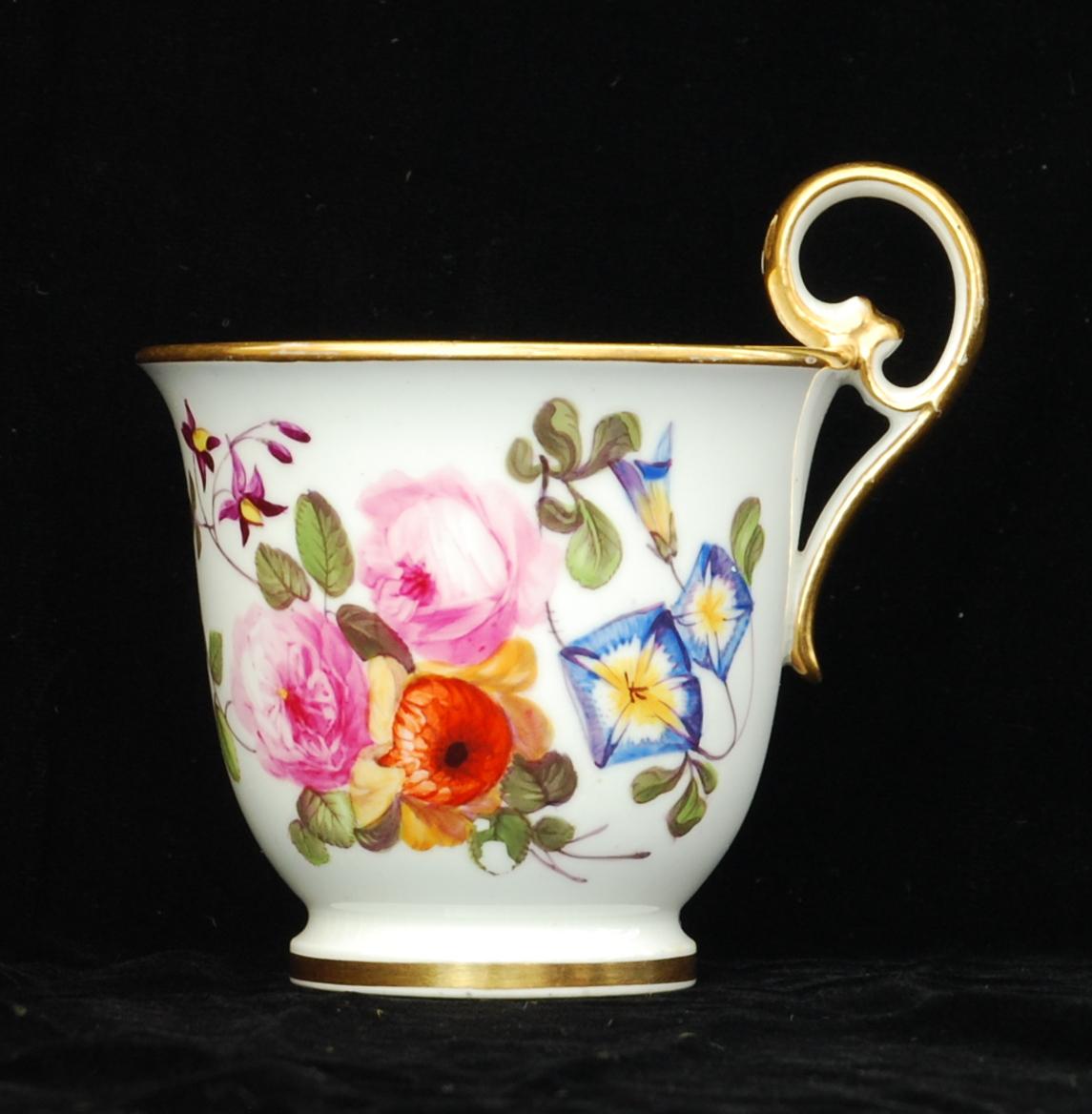Gallois Tasse à café et soucoupe en porcelaine de Nantgarw, datant d'environ 1815 en vente
