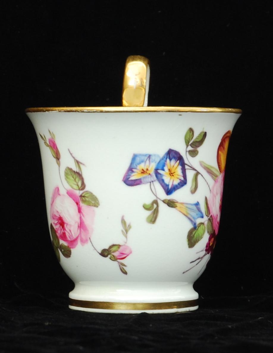 Kaffeetasse und Untertasse Nantgarw Porzellan, um 1815 (Geformt) im Angebot