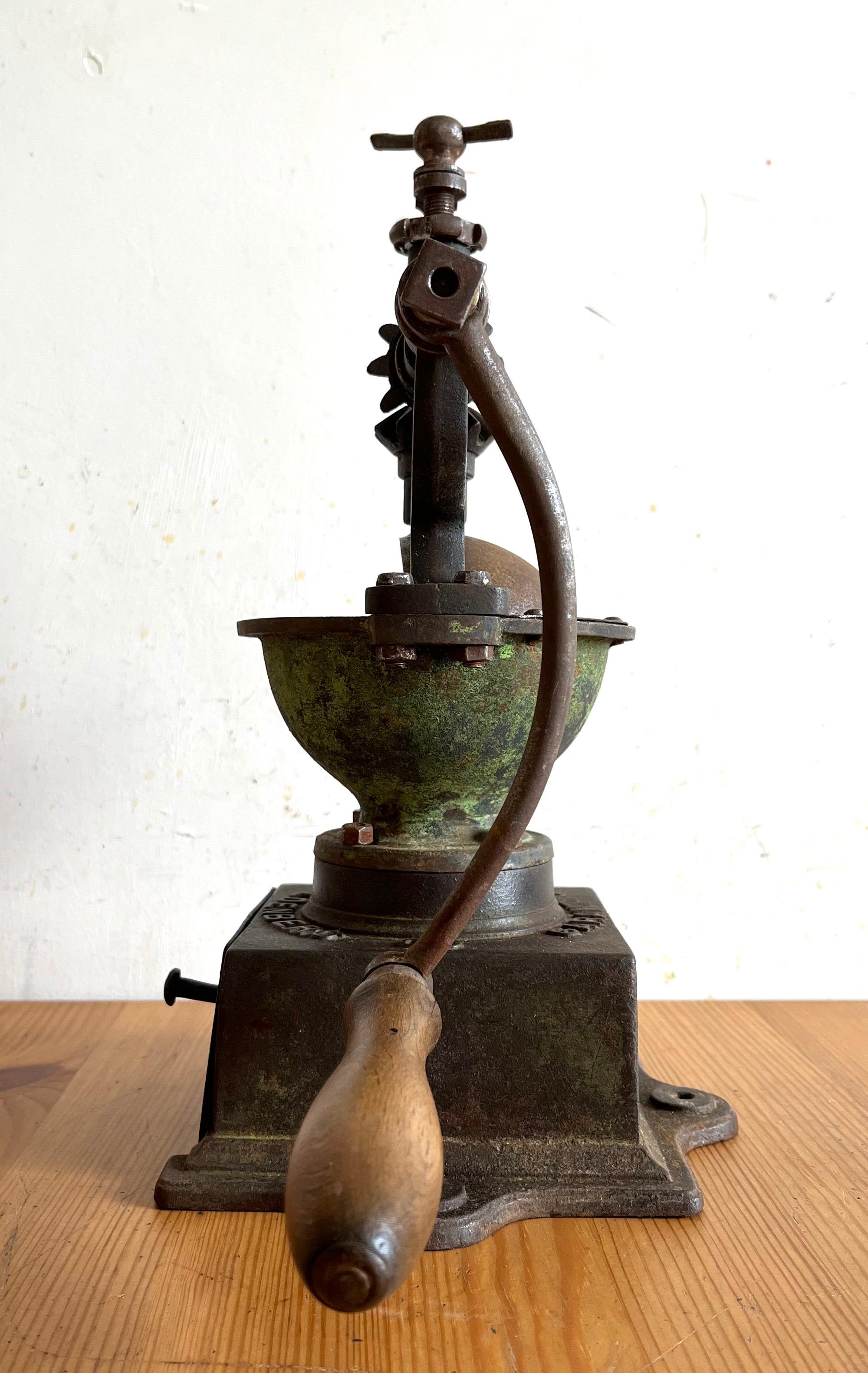 Coffee Grinder from Goldemberg In Good Condition In Roma, IT