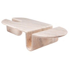 Table basse ou de centre sculptée dans du marbre massif Bonnie et Clyde, en stock