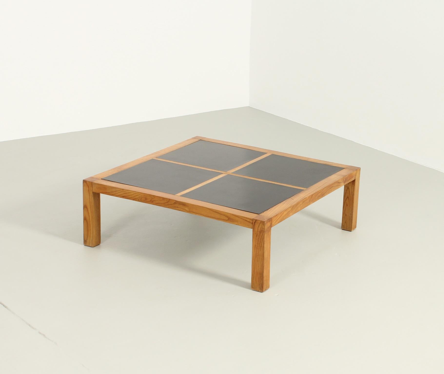 Coffee or Center Table in Pine Wood and Laminate, France, 1970's For Sale 7